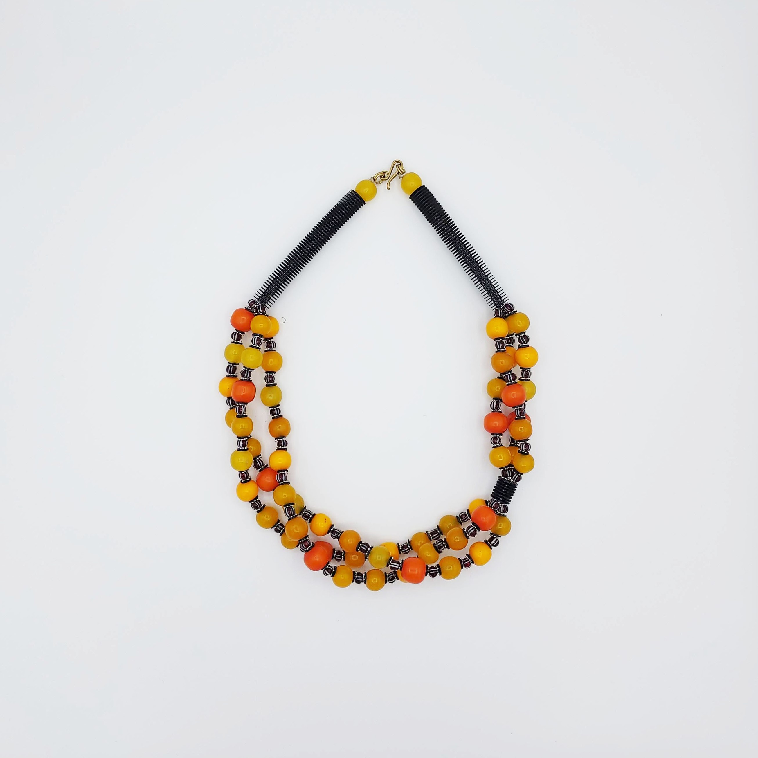 Collier en perles jaune et orange