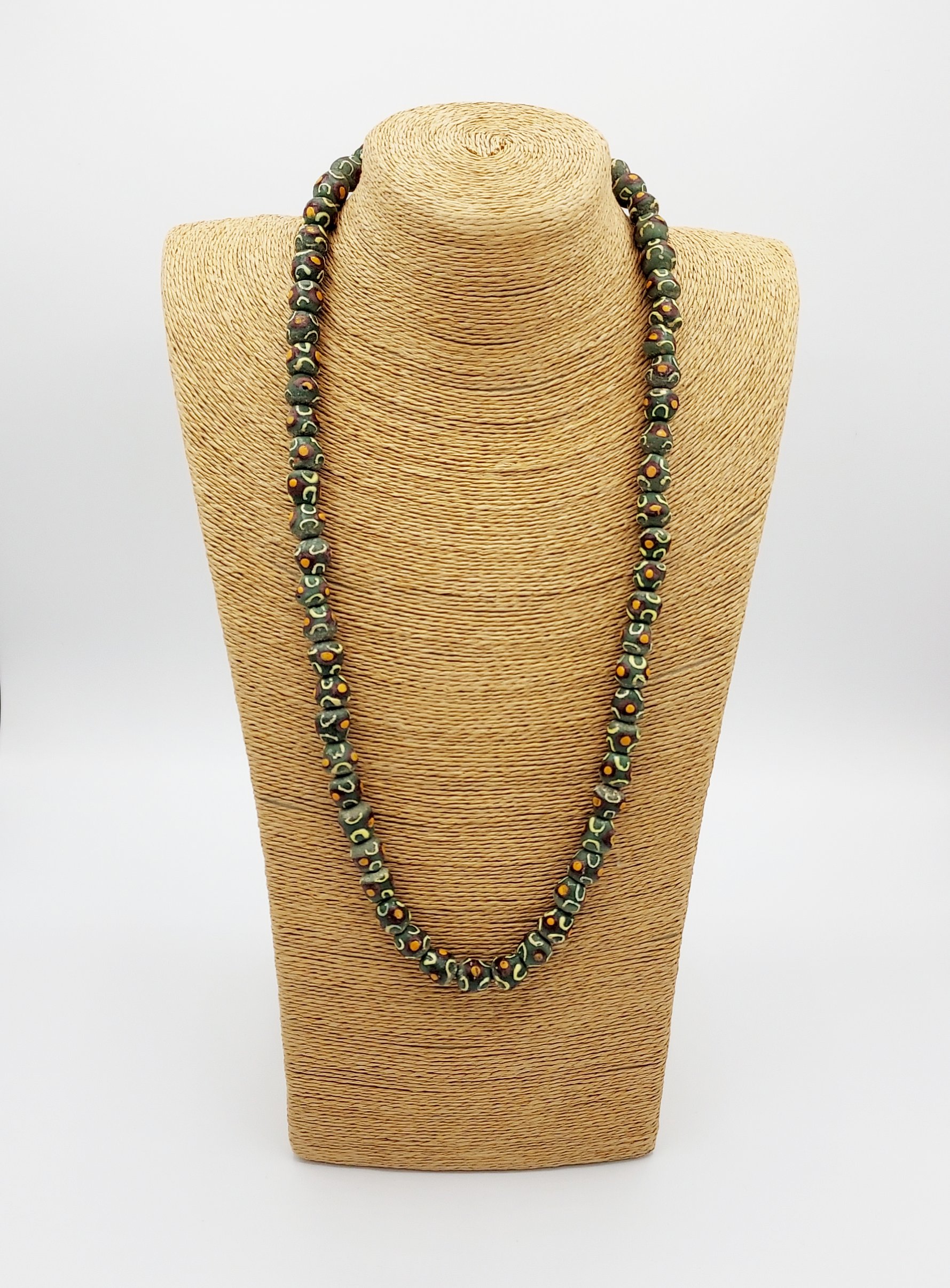 Collier long en perles vertes