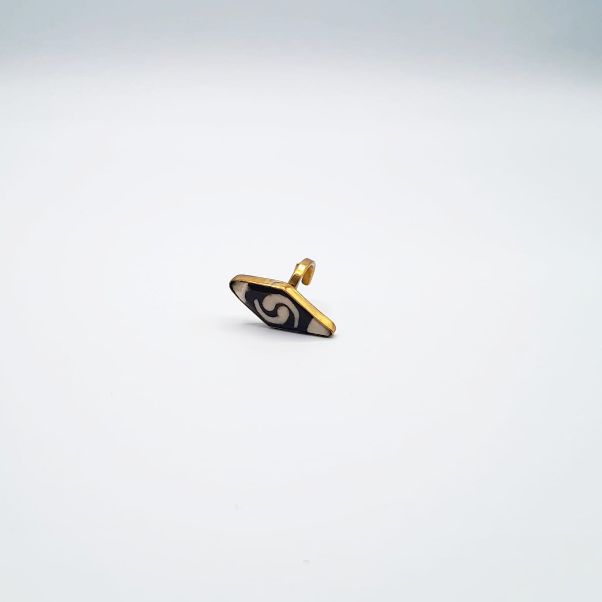 Bouton de manchette en or et nacre