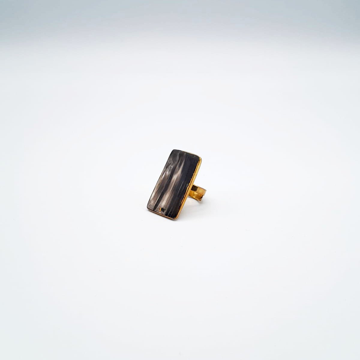 Bague rectangulaire en pierre naturelle