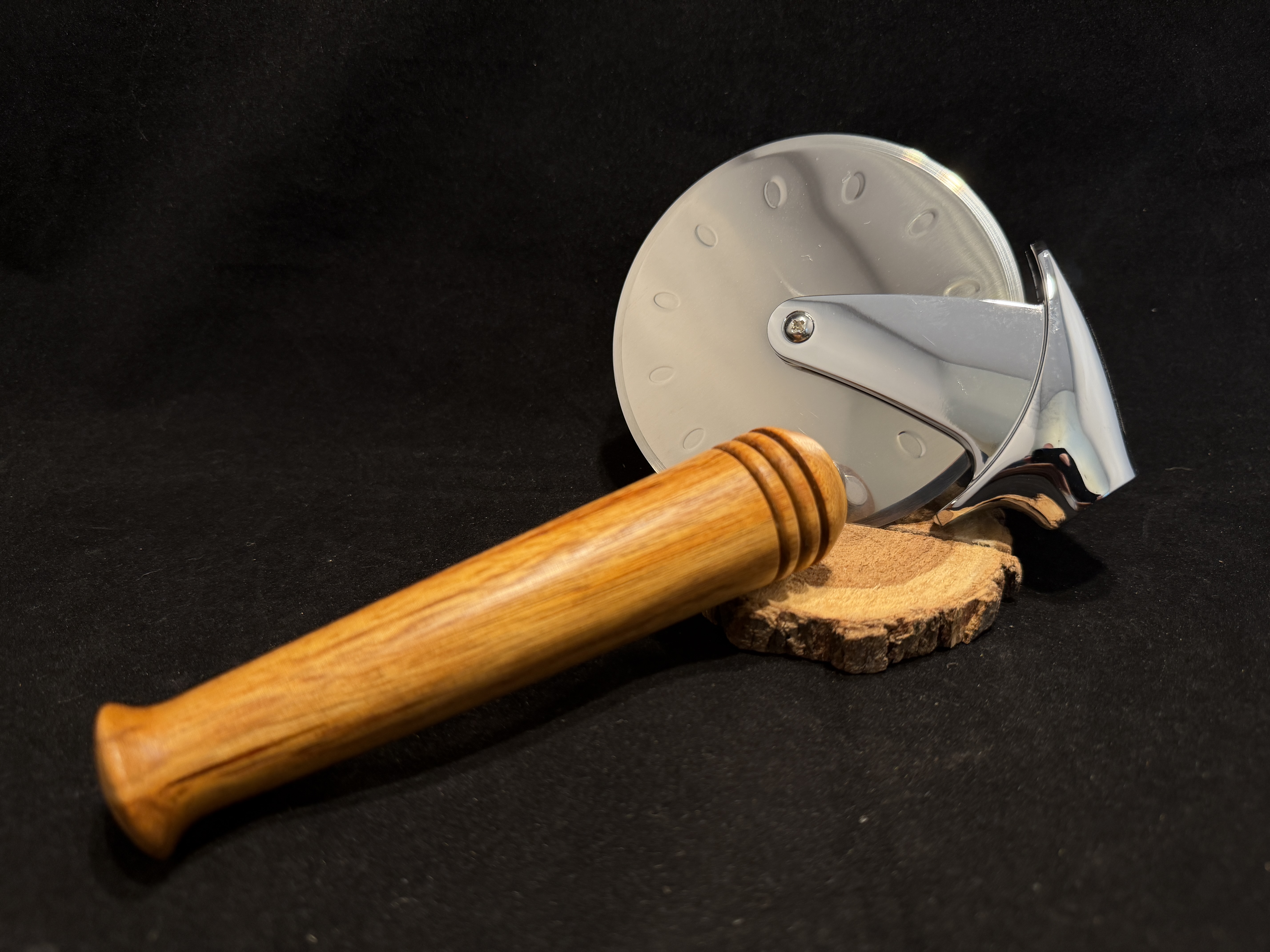 Canarywood Pizza Cutter