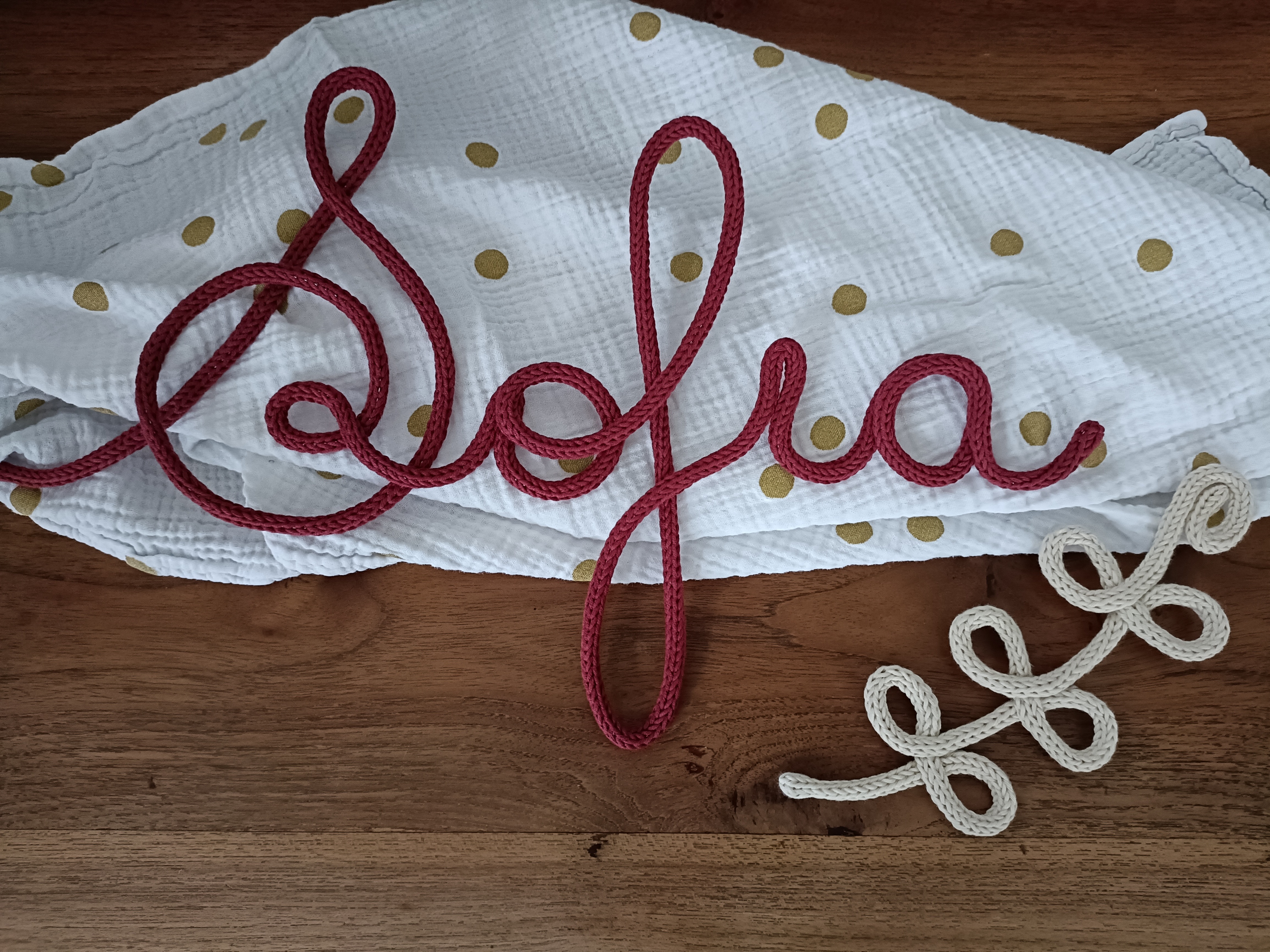 Branche de feuilles en tricotin 