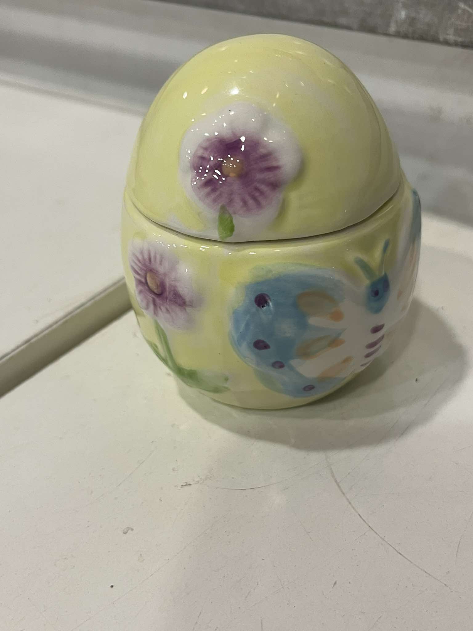 Ceramic Egg Container