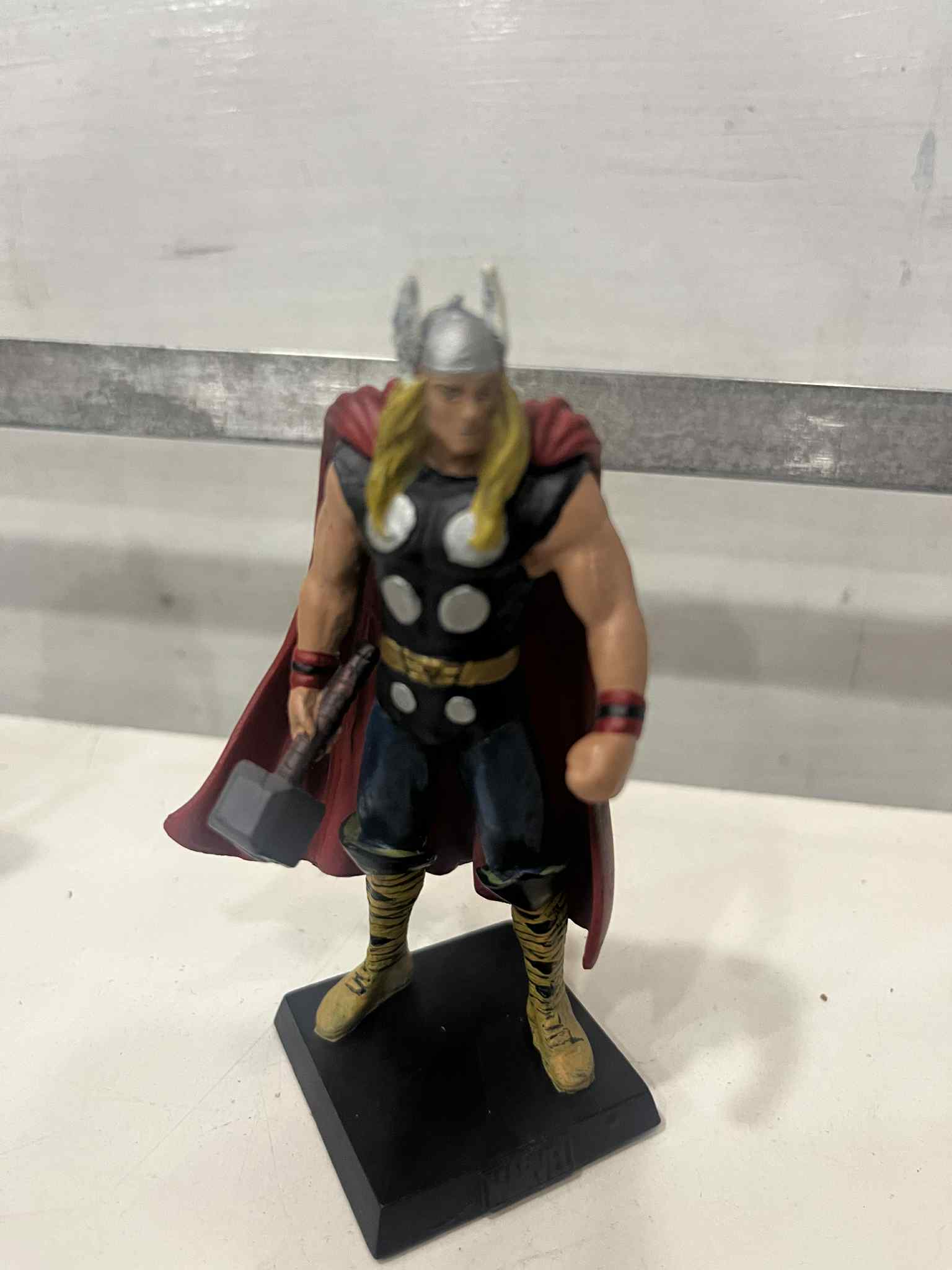 Thor Action Figure in  metallo