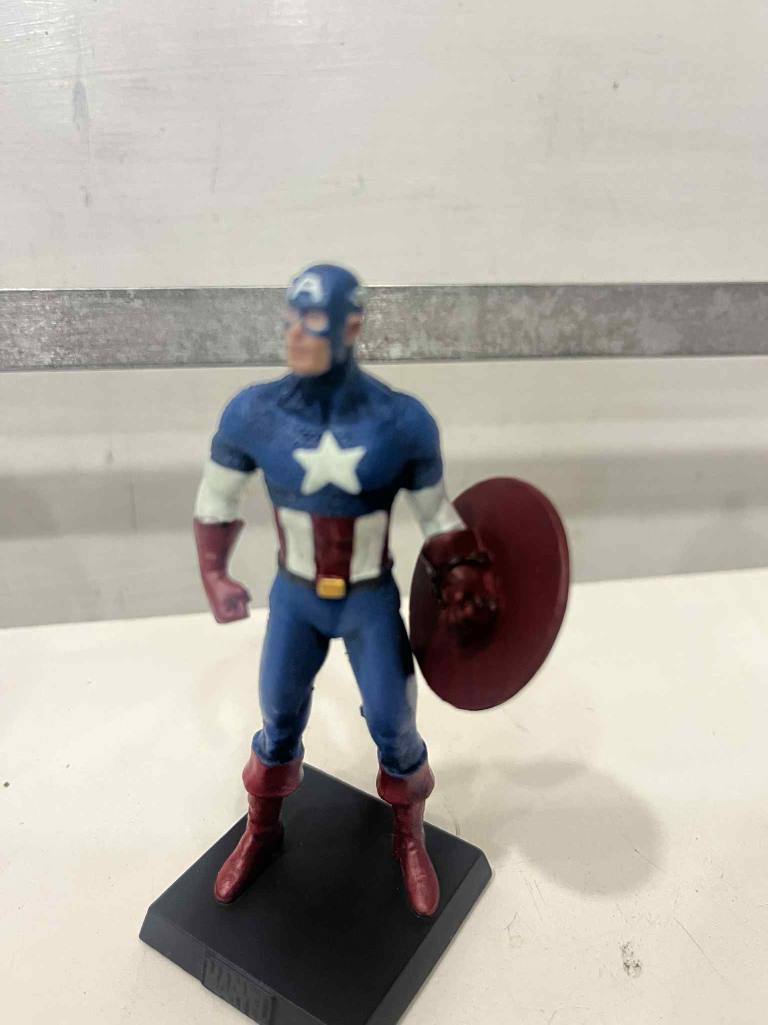 Captain America Action Figure in metallo