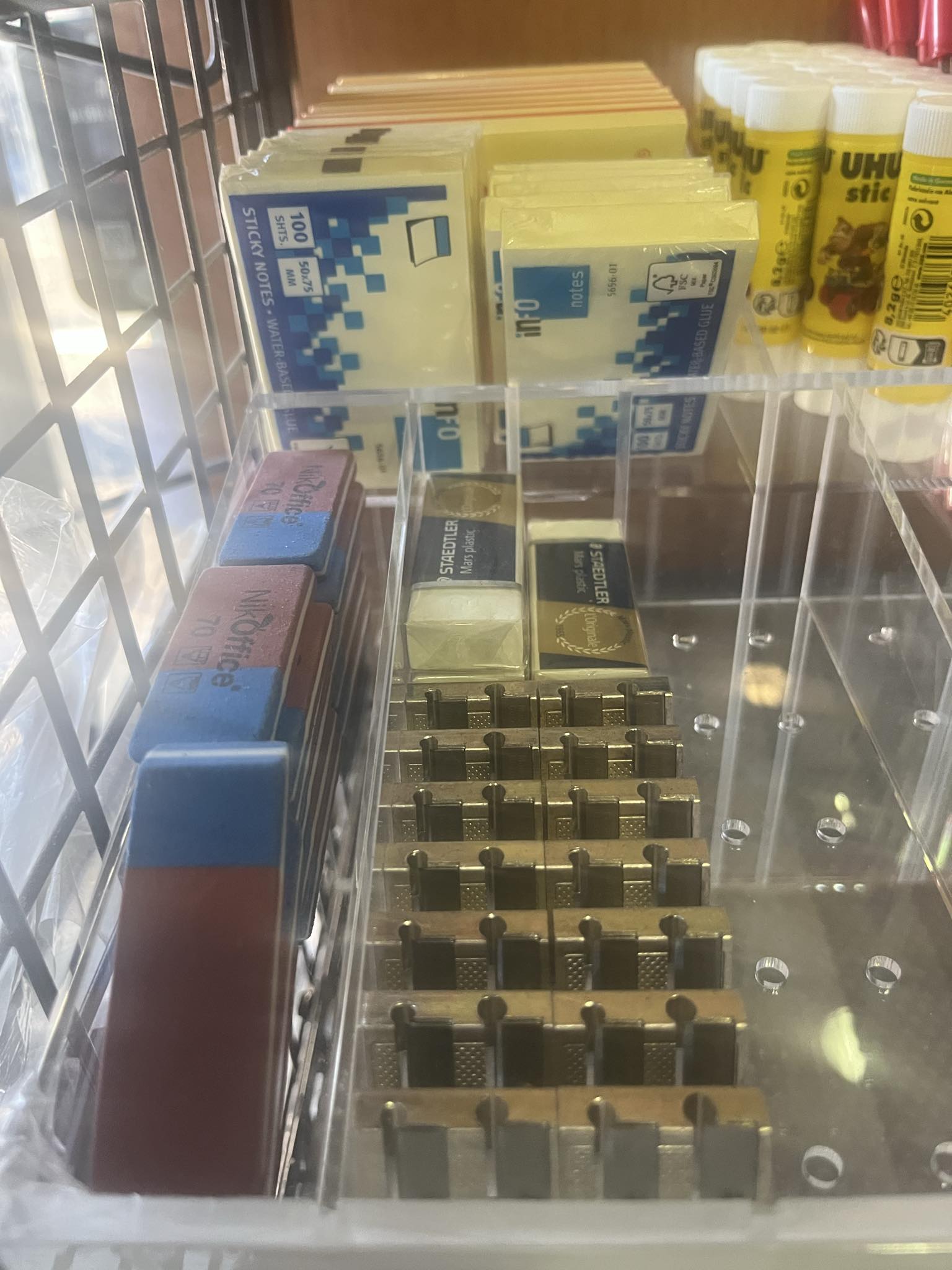 gomma da cancellare rossa e blu