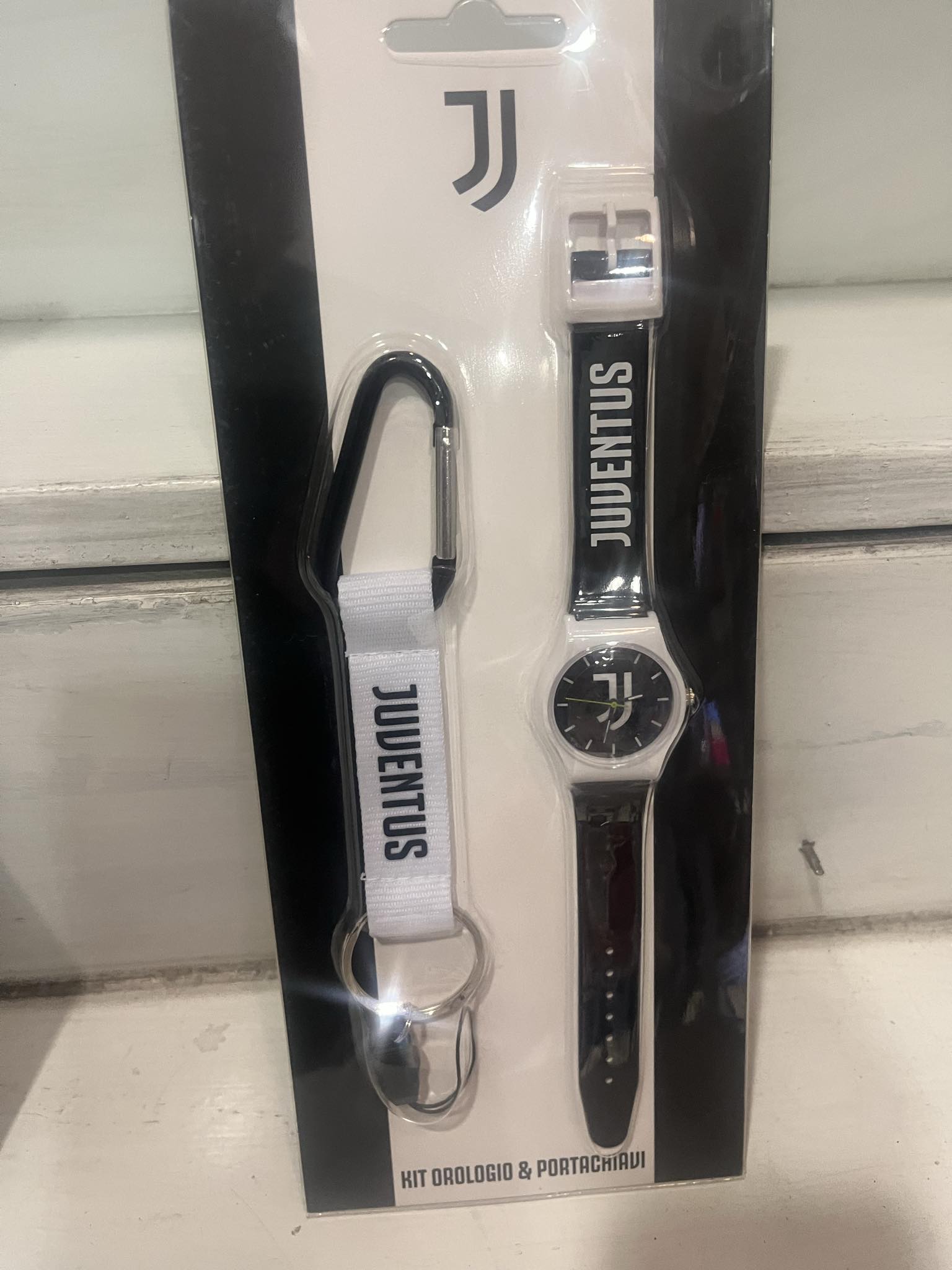 Juventus watch and keychain set