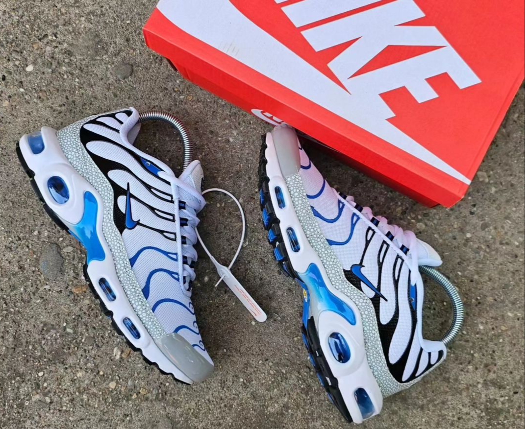 Nike Air TN Sneakers