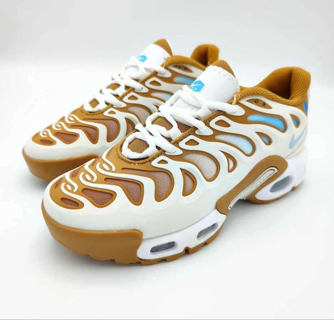 Nike Air Max Plus Sneakers