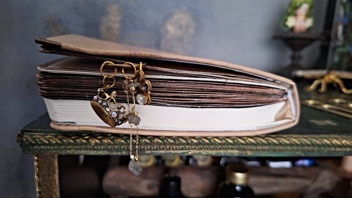 Macbeth Decorative Gold Bookmark