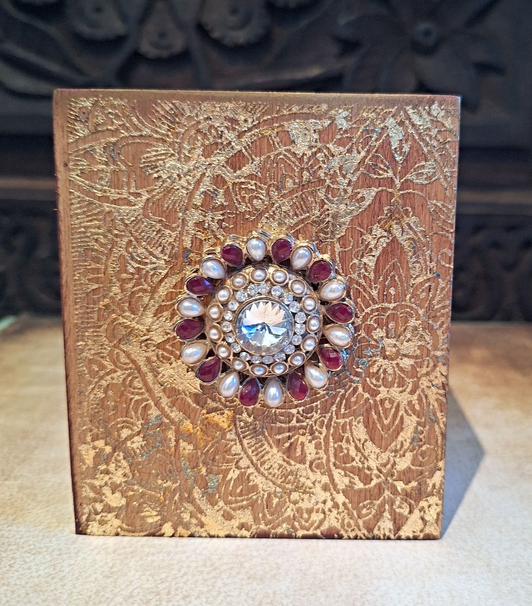 Lahore Wooden Pen Holder - Red Gem