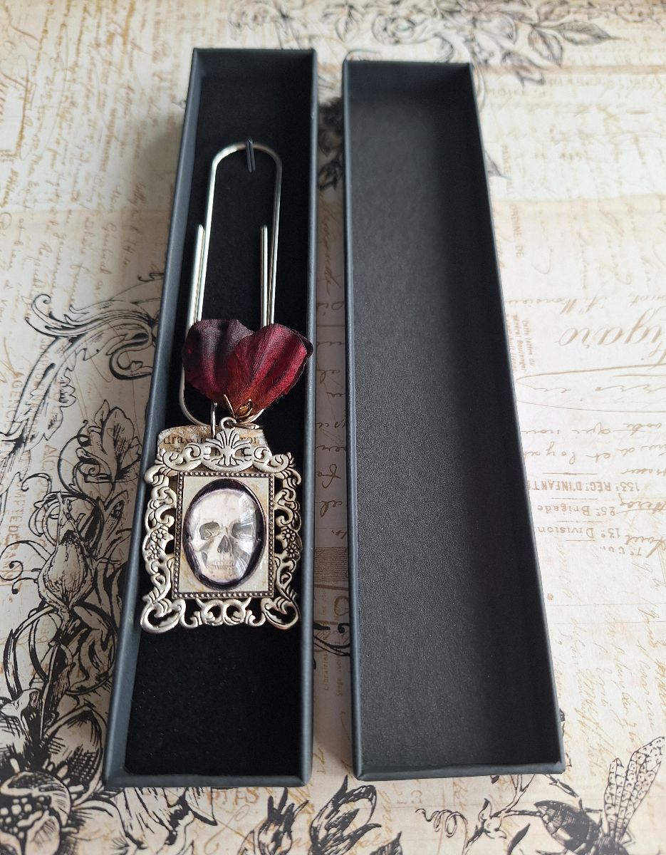 Macbeth Decorative Gold Bookmark