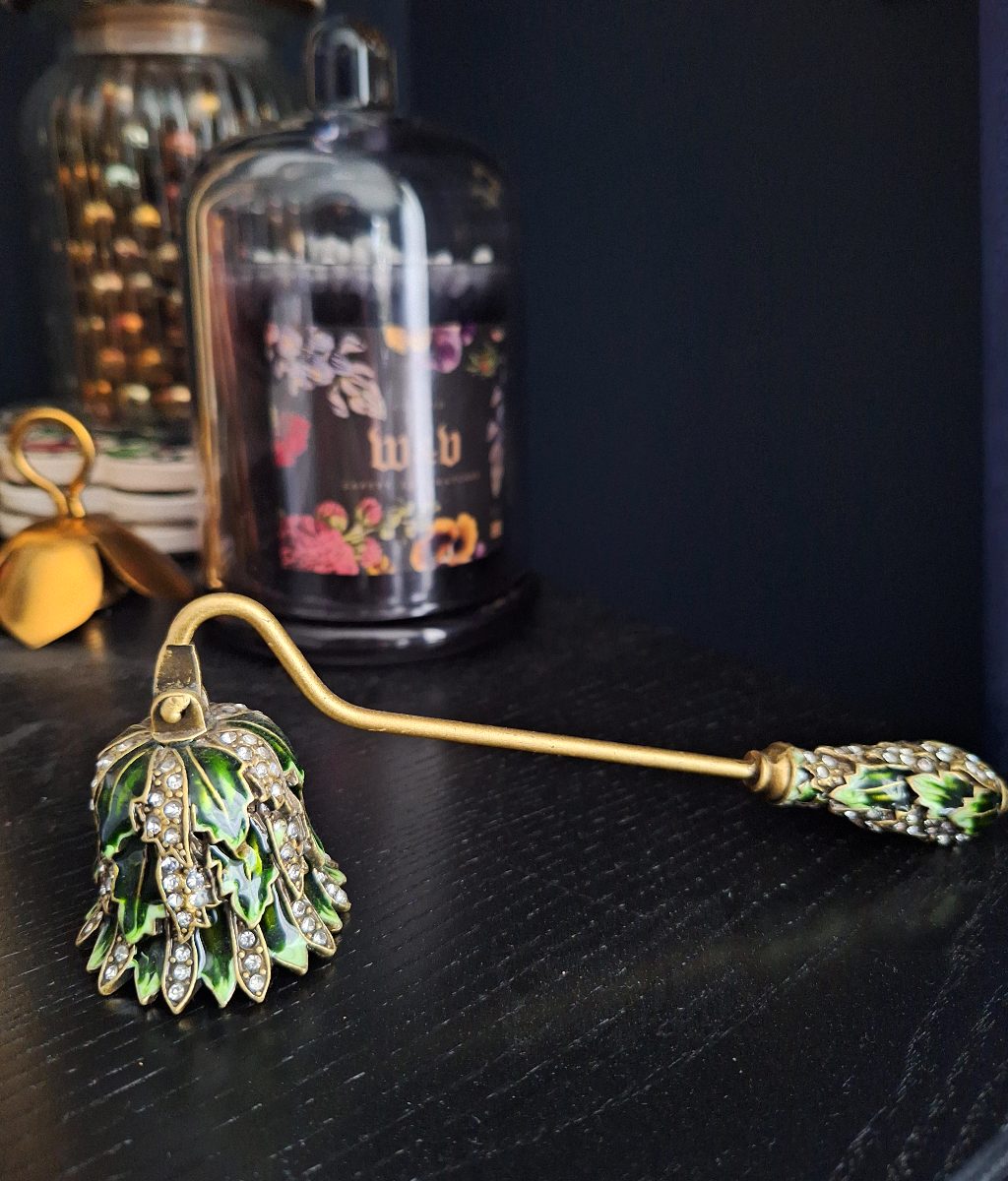 Candle Snuffer - Green Flower