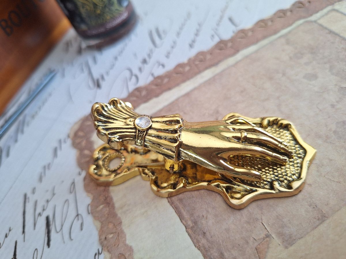 Vintage Gold Hand Clip