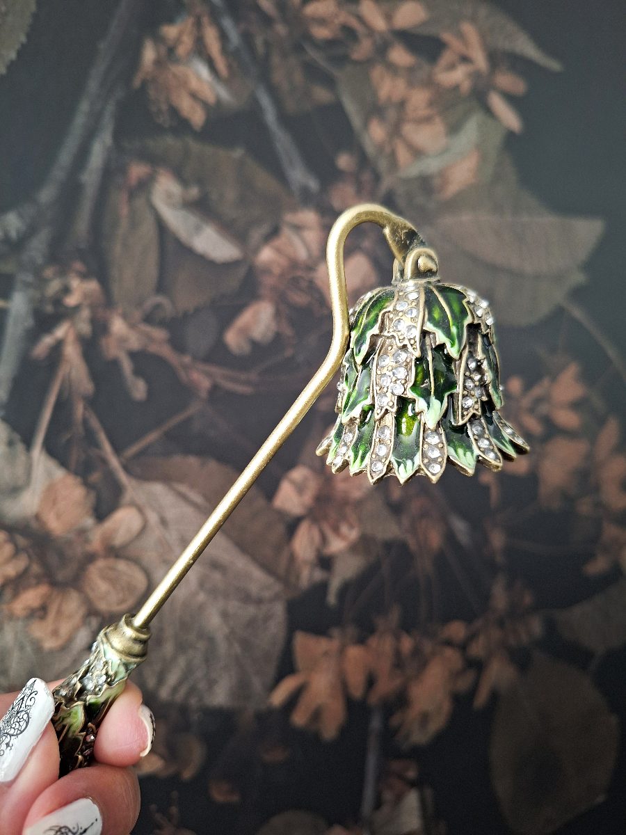 Candle Snuffer - Green Flower