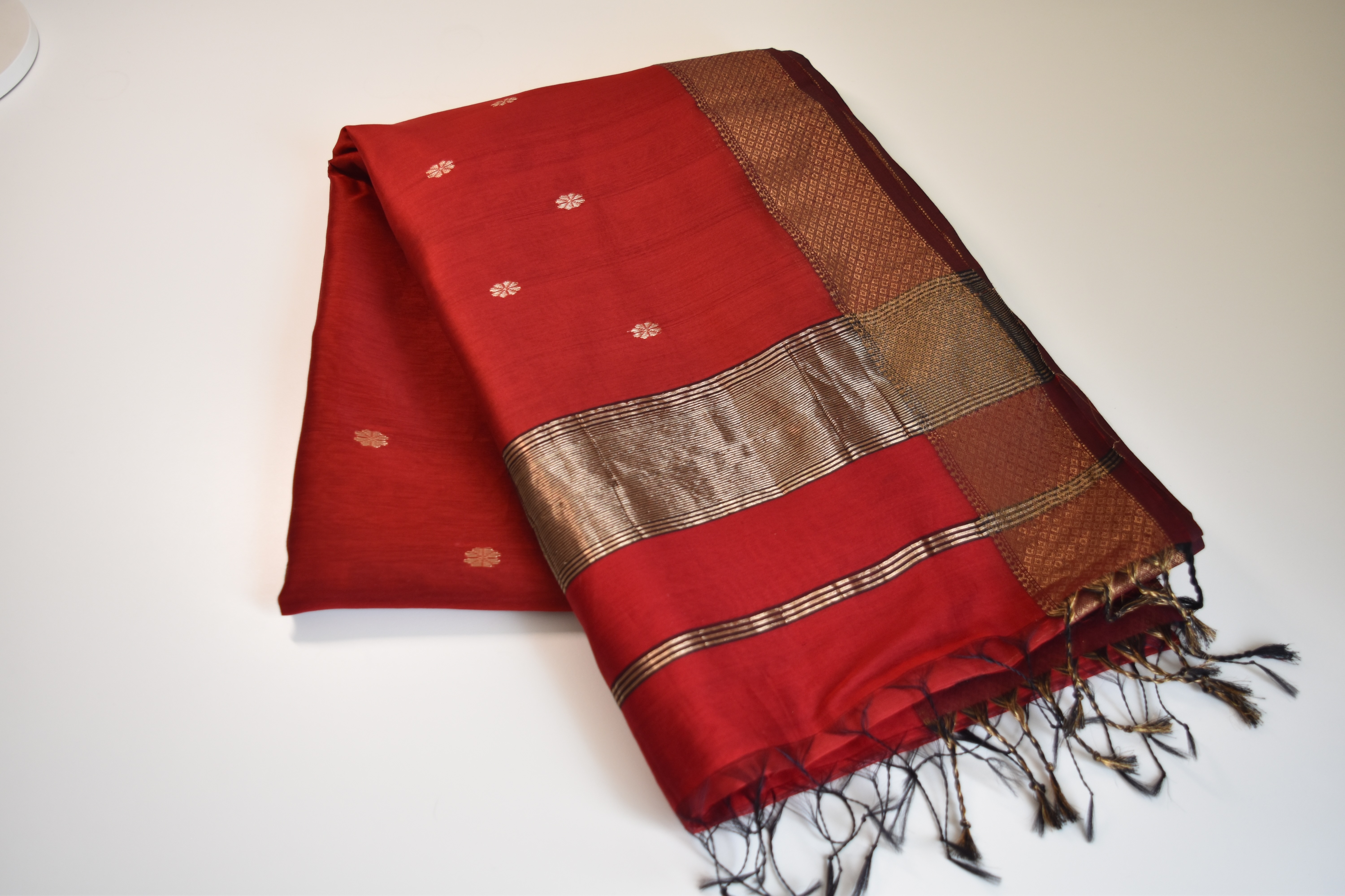 Red Maheshwari Saree with Golden Zari Border 