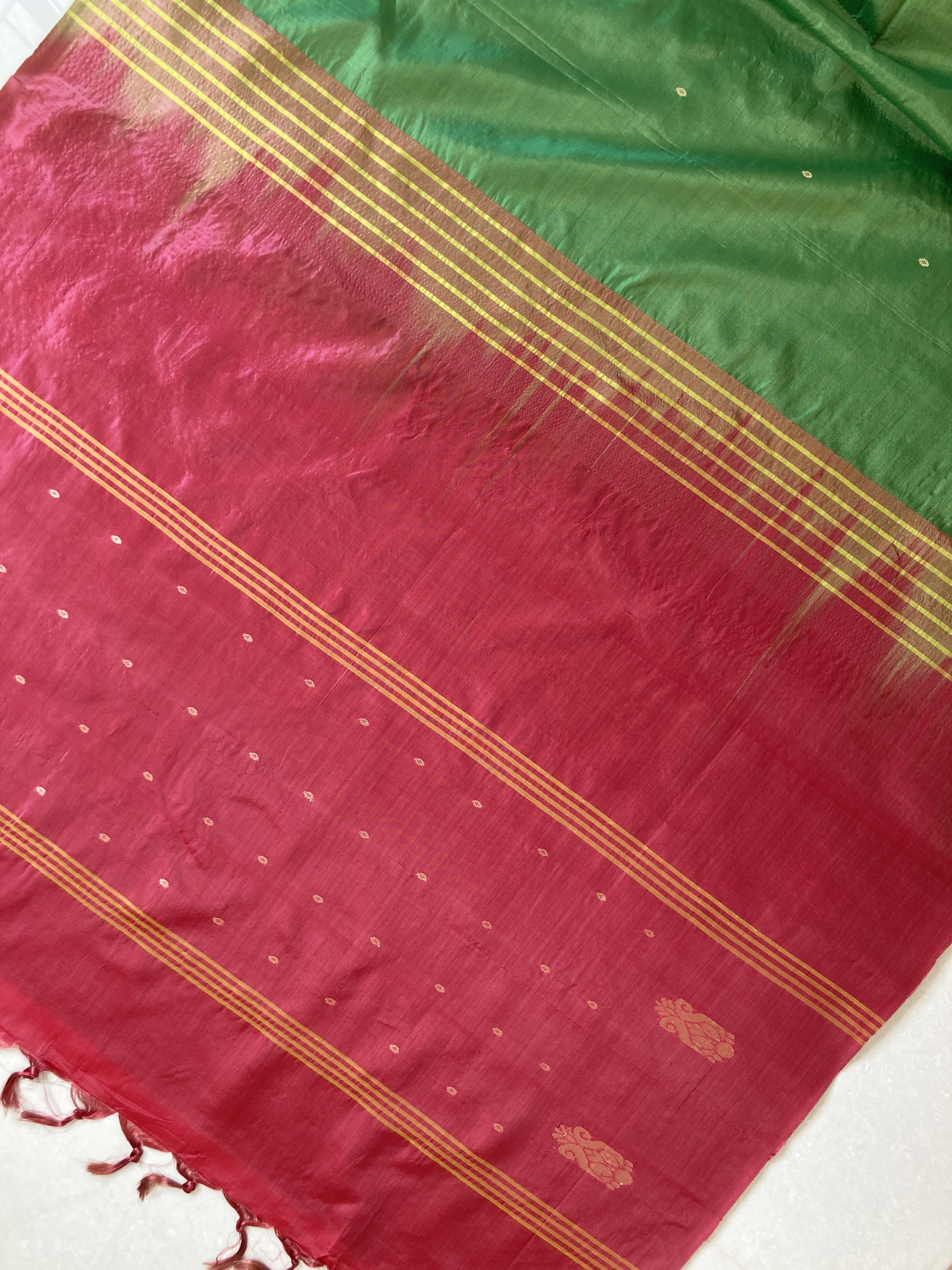 Green & Red Vaazhainaar/ Valainar Pattu Saree