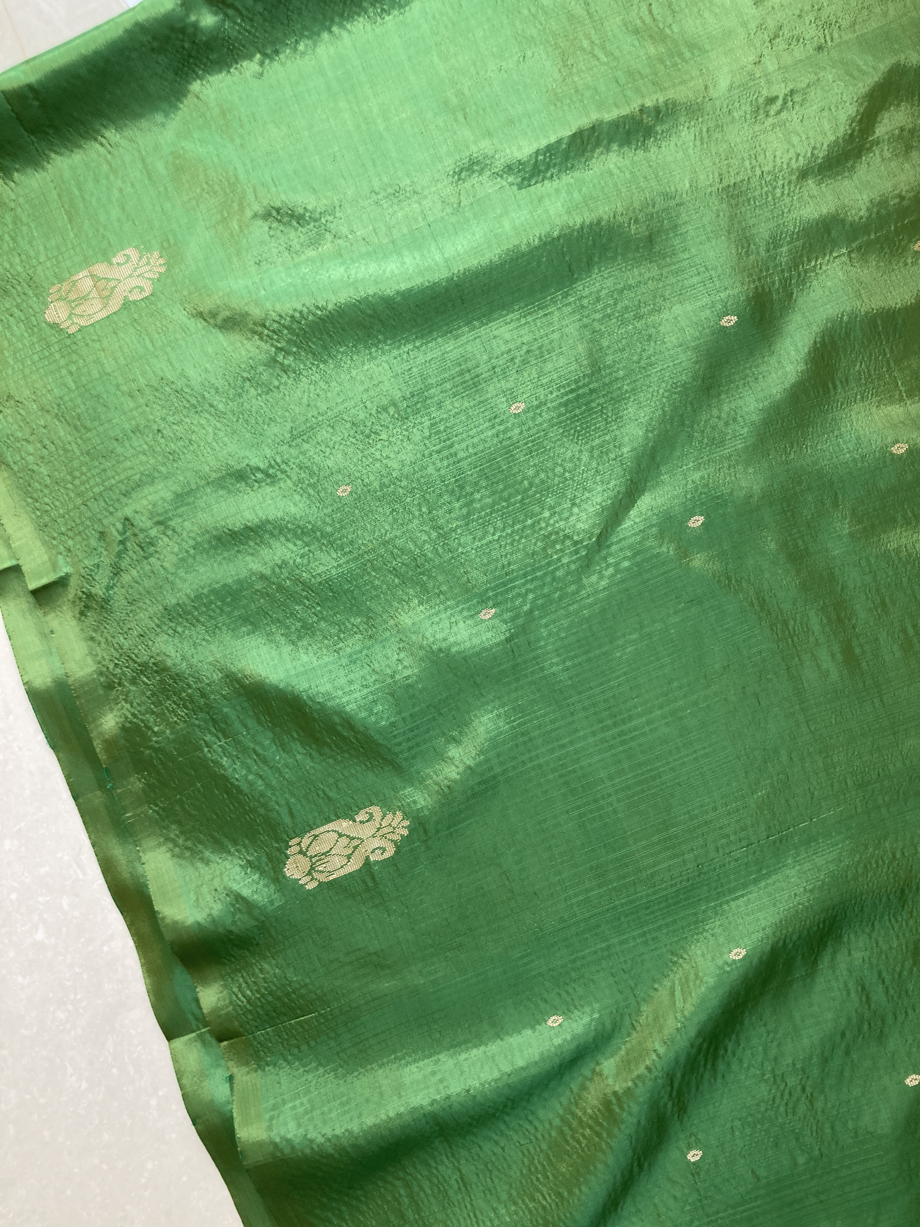 Green & Red Vaazhainaar/ Valainar Pattu Saree