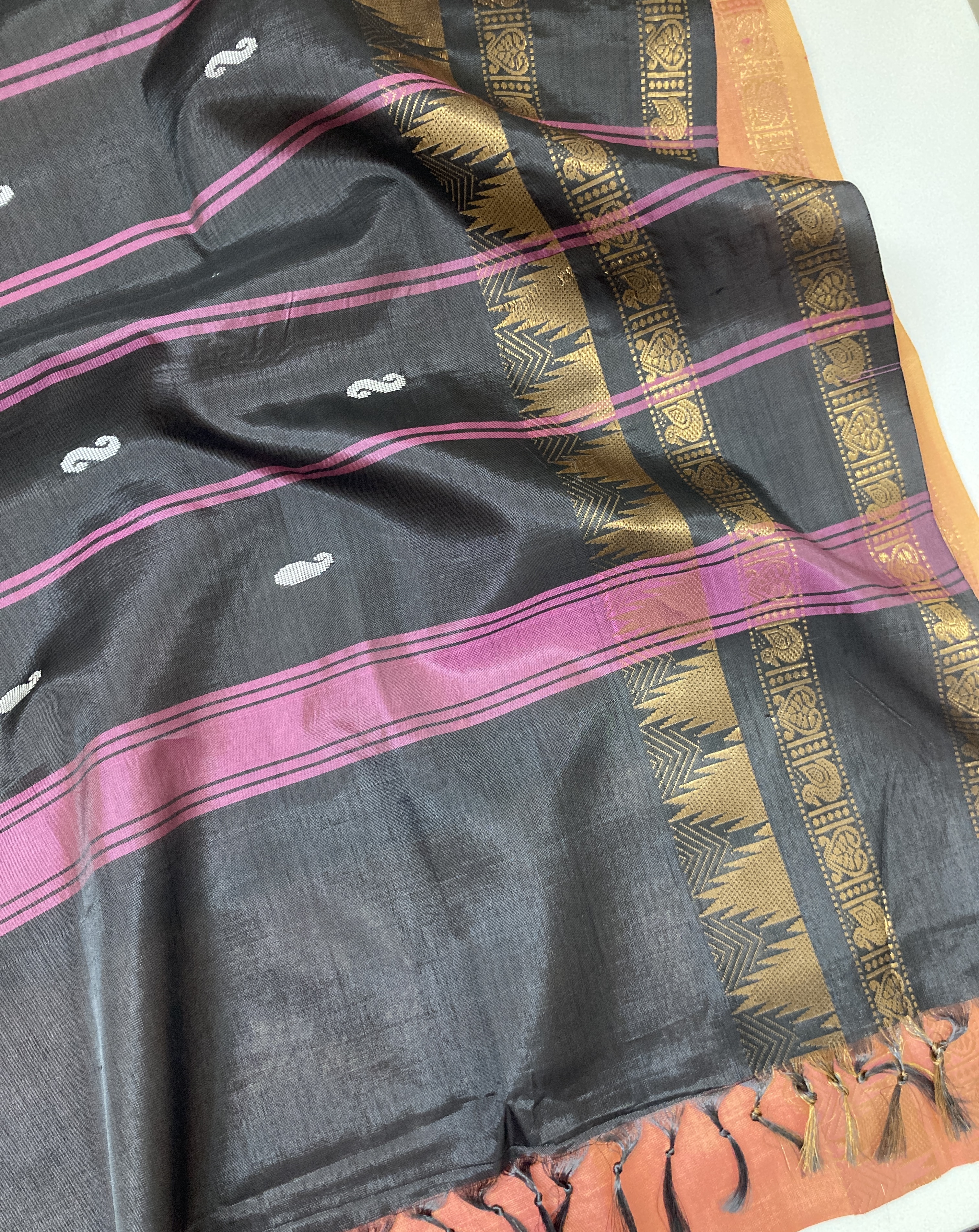Peach & Black Vaazhainaar/ Valainar Pattu Saree