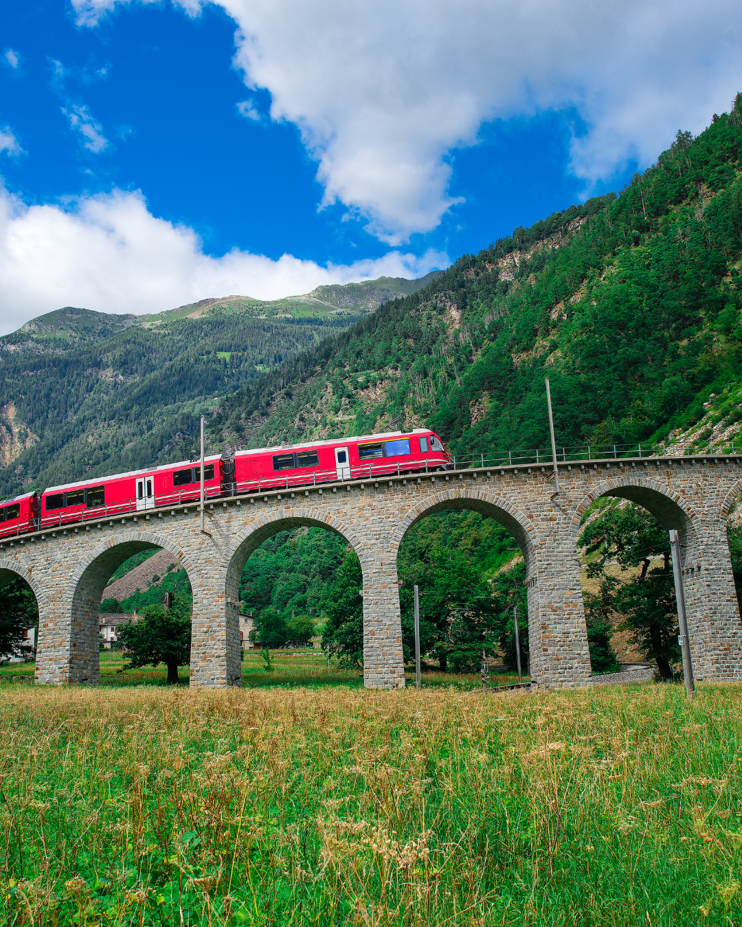 Dos Alpes Italianos aos Encantos da Suíça - 10 a 13 de junho de 2027