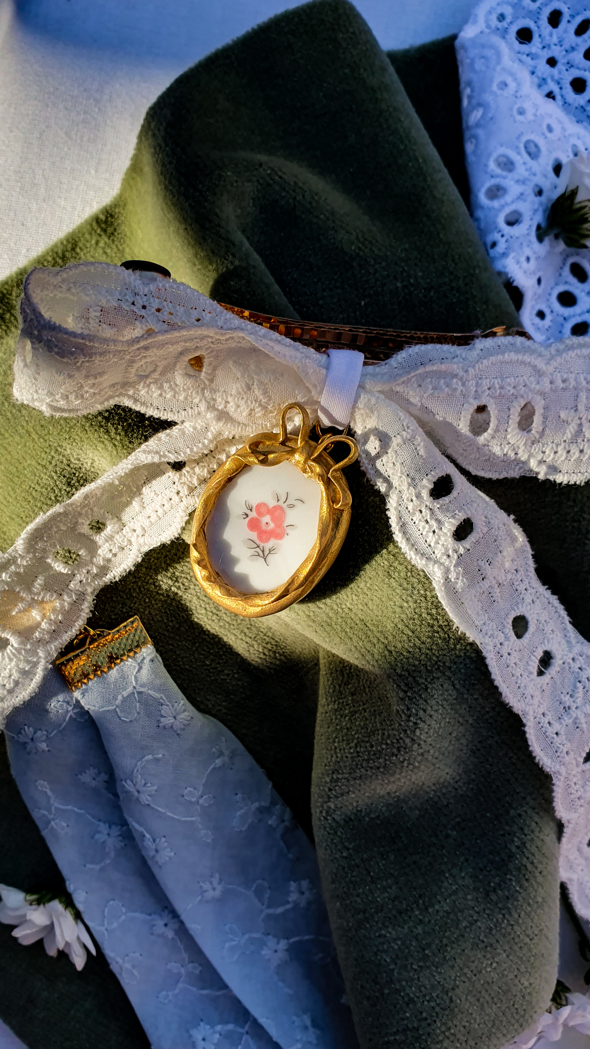 "Cherry blossom" vintage porcelain lace bow hair clip