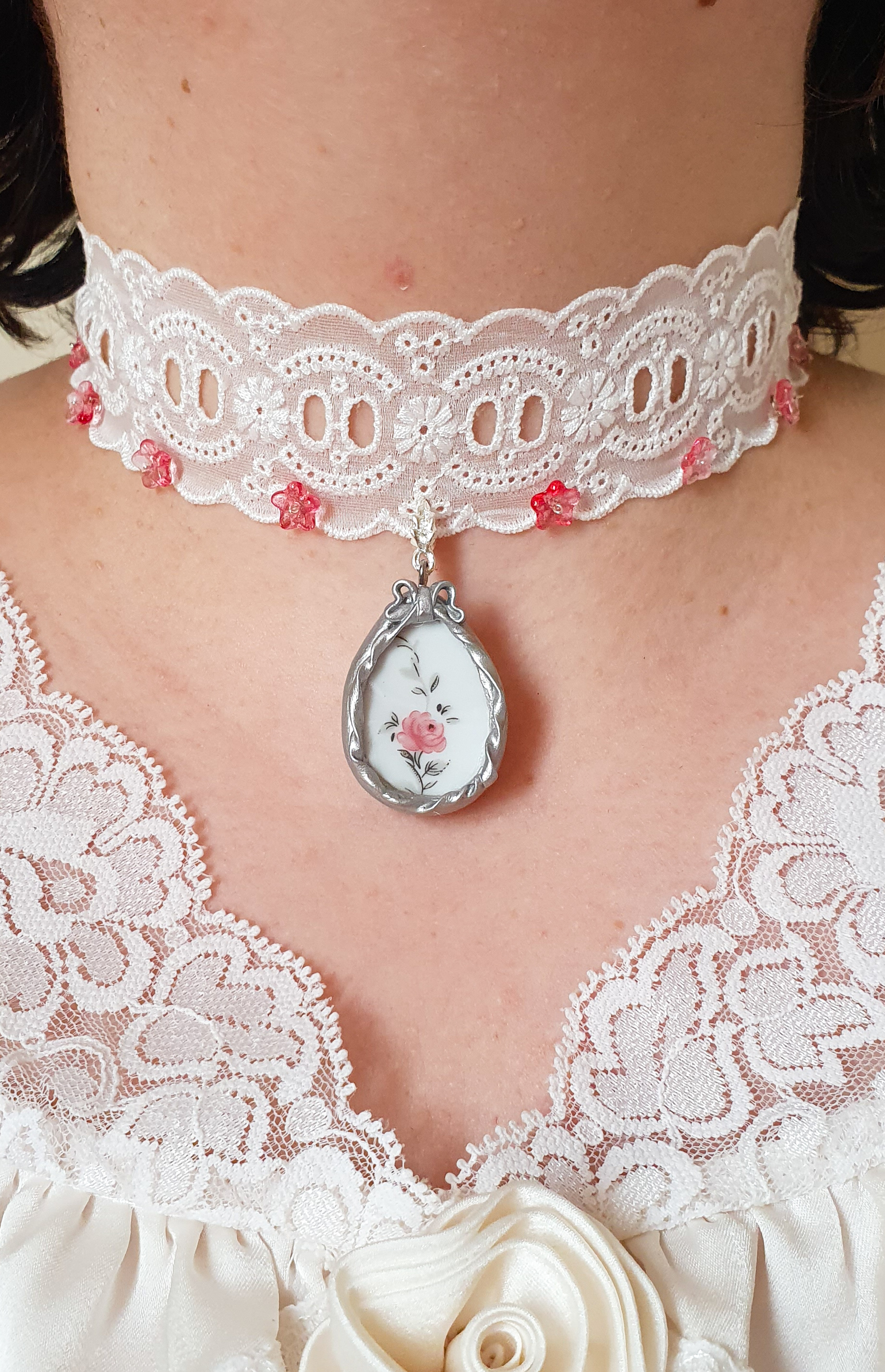 "Dahlia" vintage porcelain lace necklace
