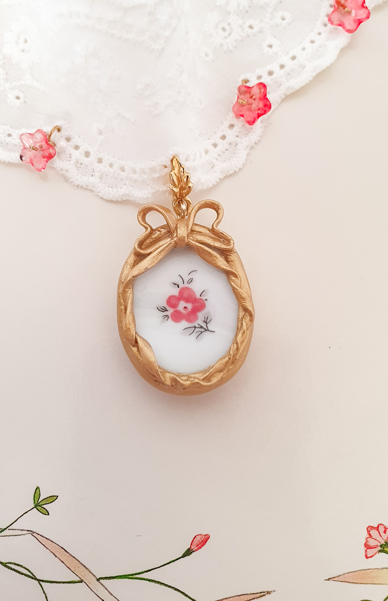 "Camellia" porcelain lace necklace 