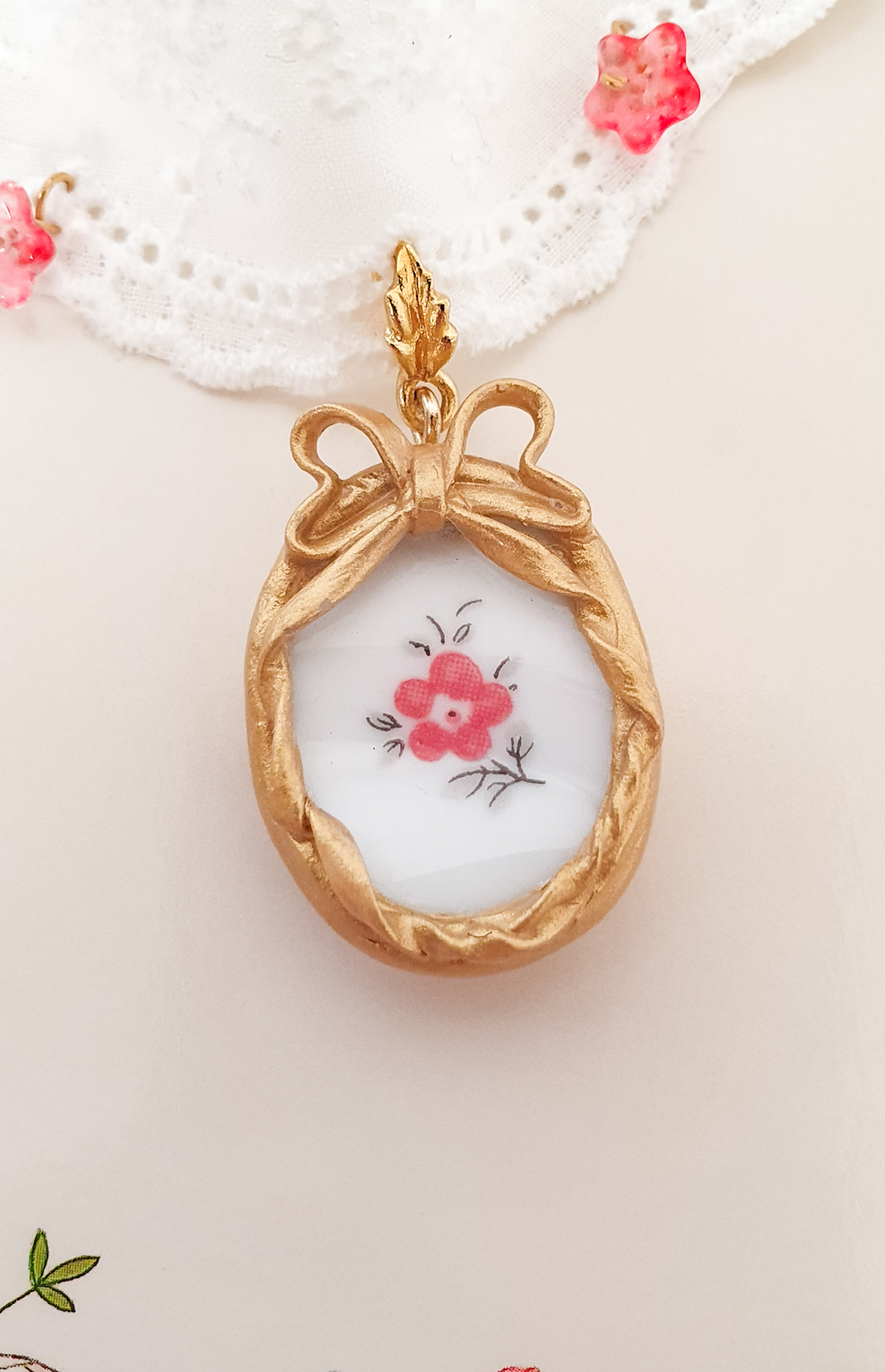"Camellia" porcelain lace necklace 