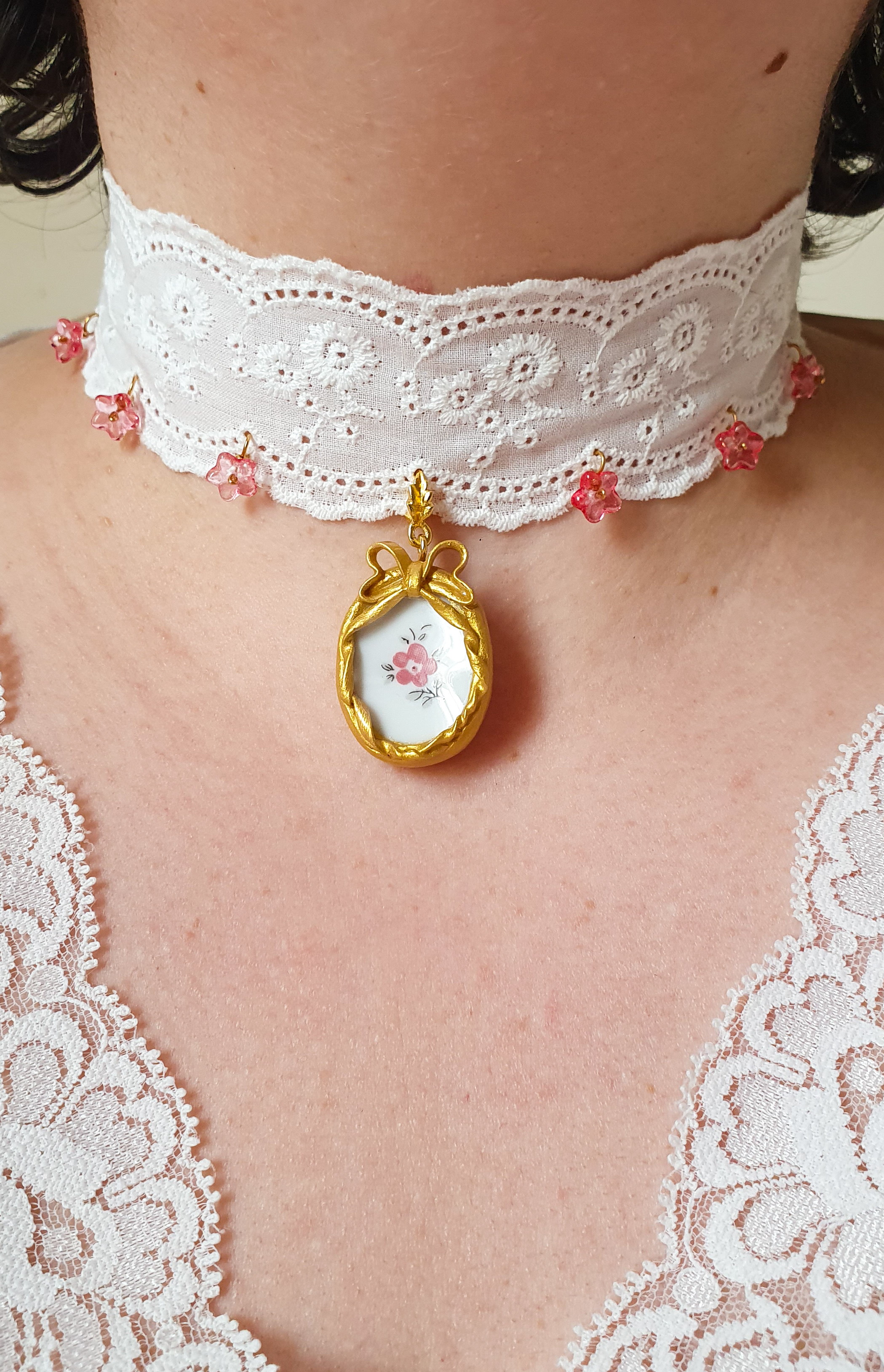 "Camellia" porcelain lace necklace 