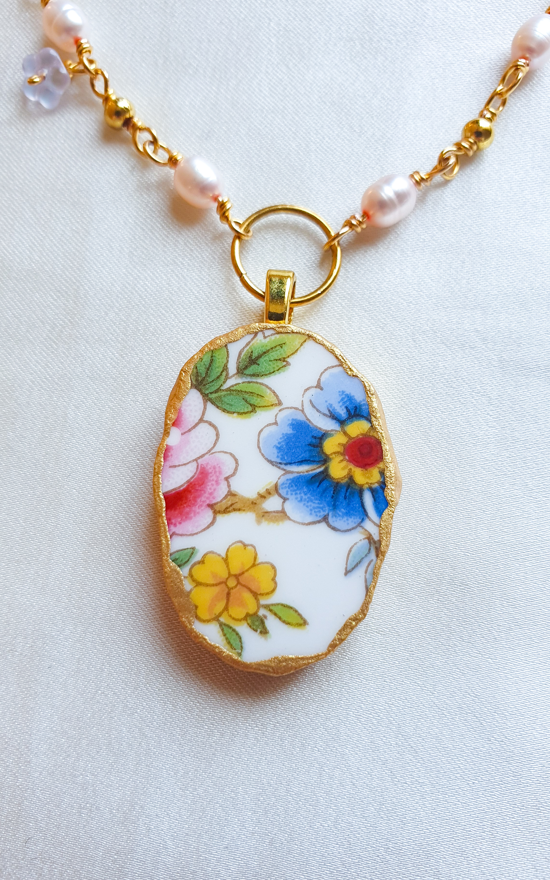 Flower bouquet vintage porcelain pearl necklace 