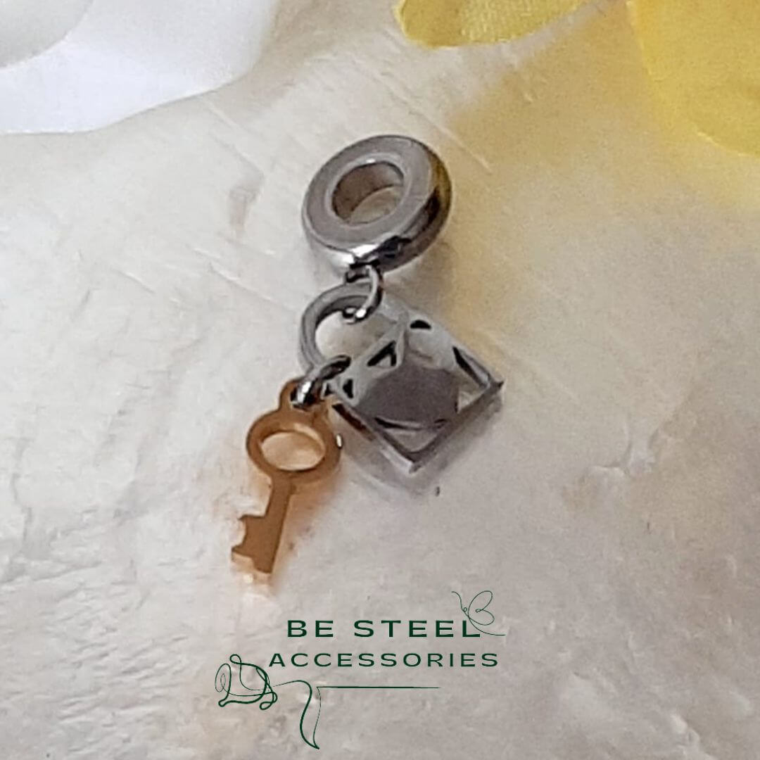 Berloque Cadeado e Chave