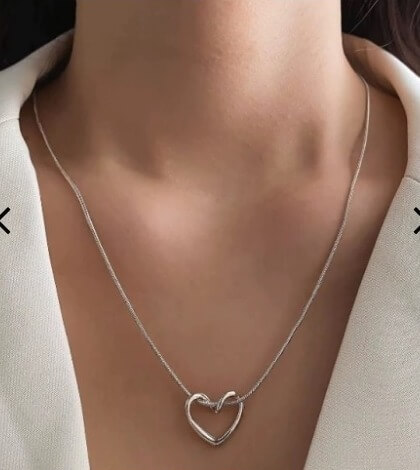 Colar Coração Vazado