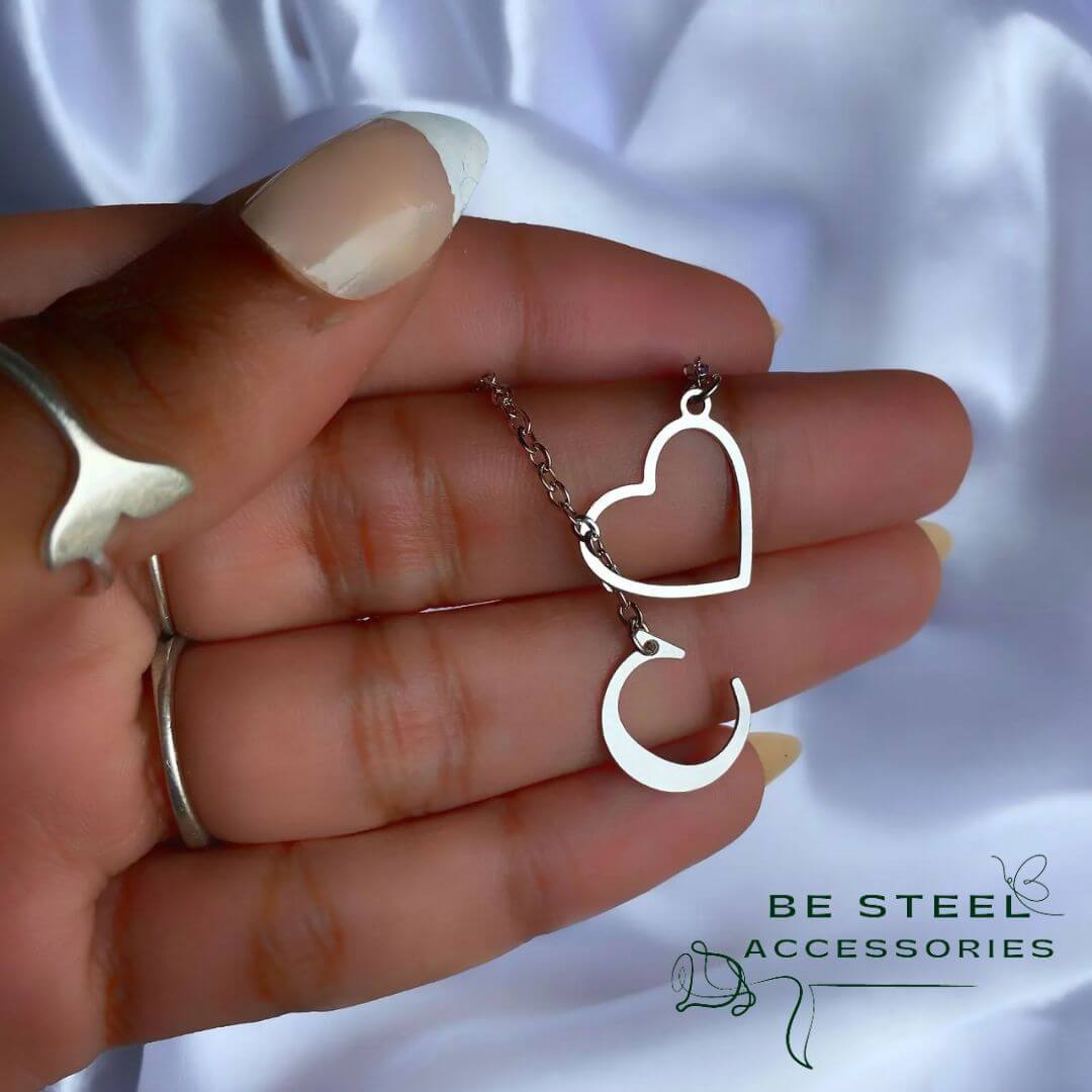 Colar Gravata com Letra 