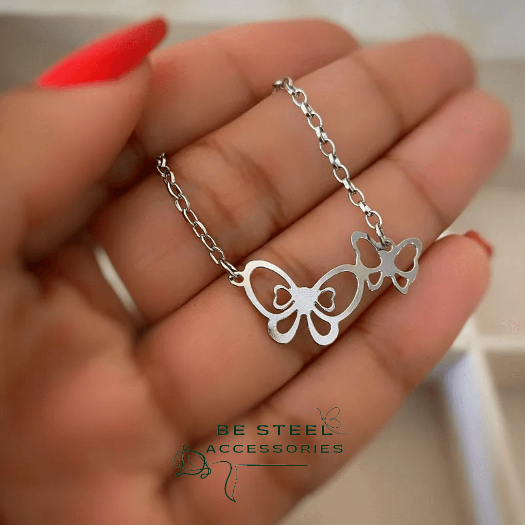 Colar Duas Borboletas Vazado
