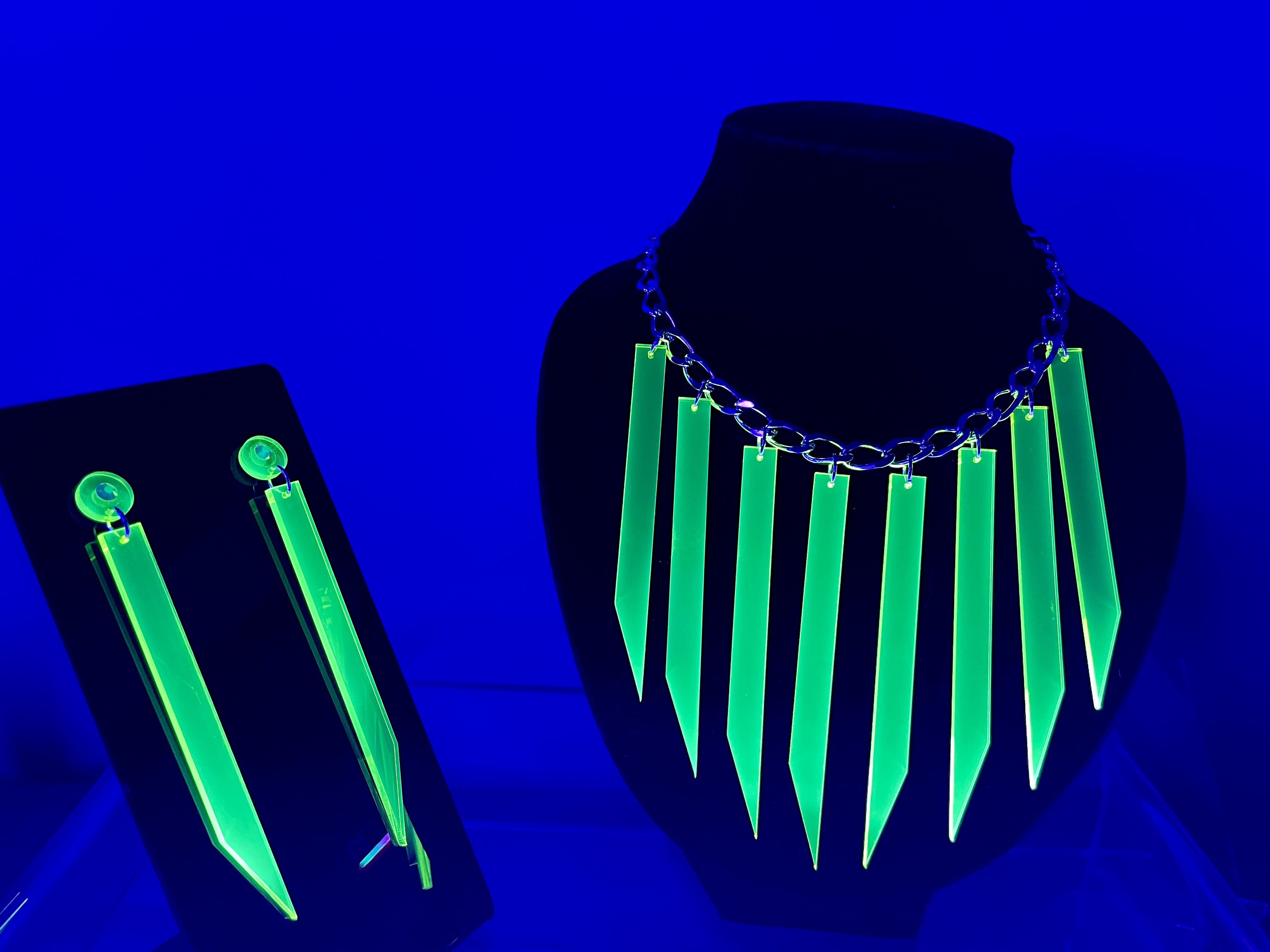 CYBERPUNK SHARD NECKLACE AND EARRINGS