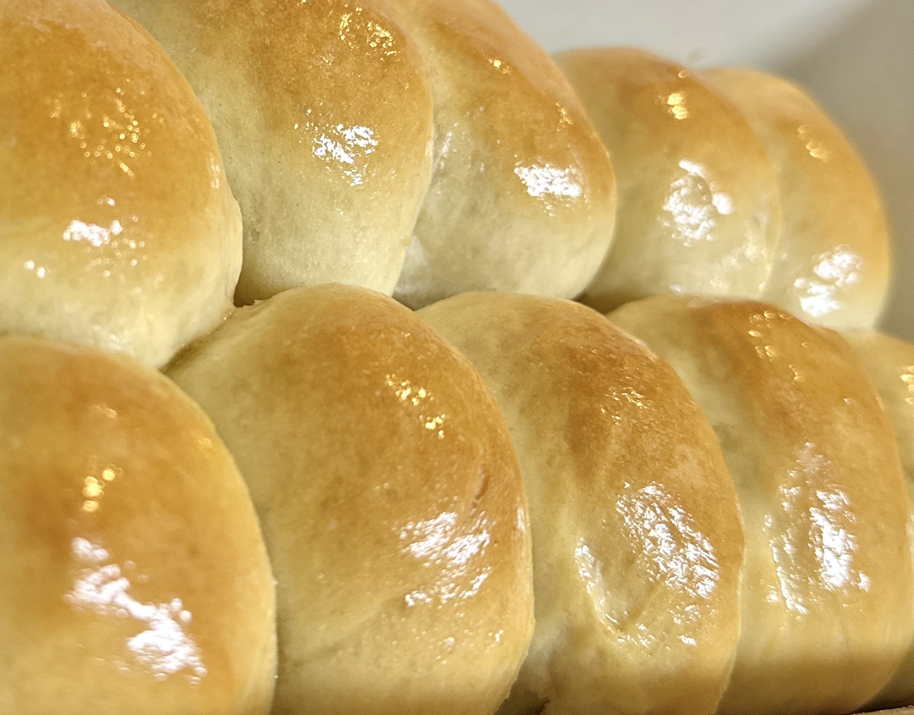 Buttery Dinner Rolls (12)