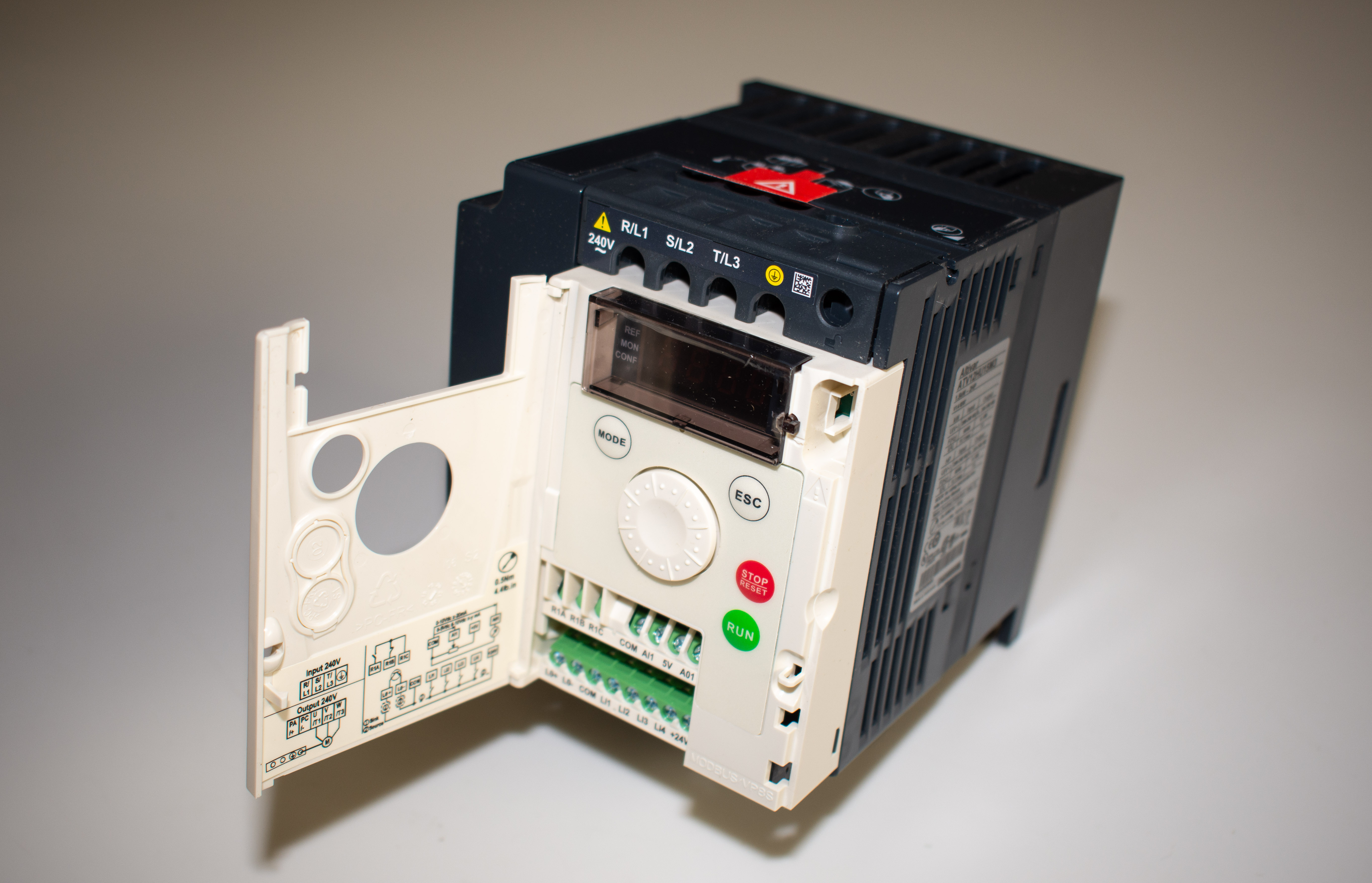 Schneider Altivar ATV12HU15M3 200-240V 3-phase 1.5KW speed drive 1-year warranty