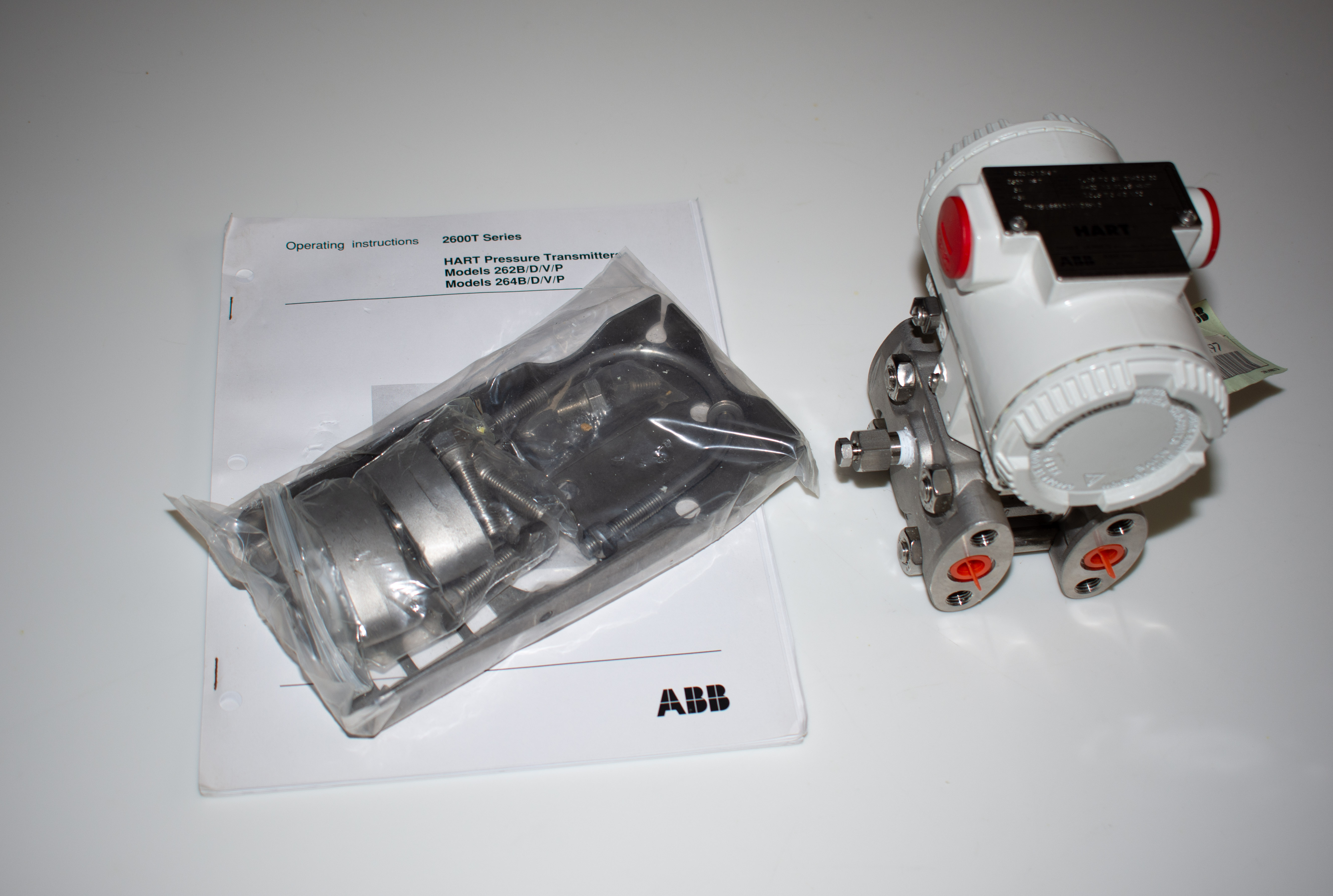 ABB 2600T 264DSESSB2A1V2B5N2 differential transmitter 64 inch H2O 1-year warranty