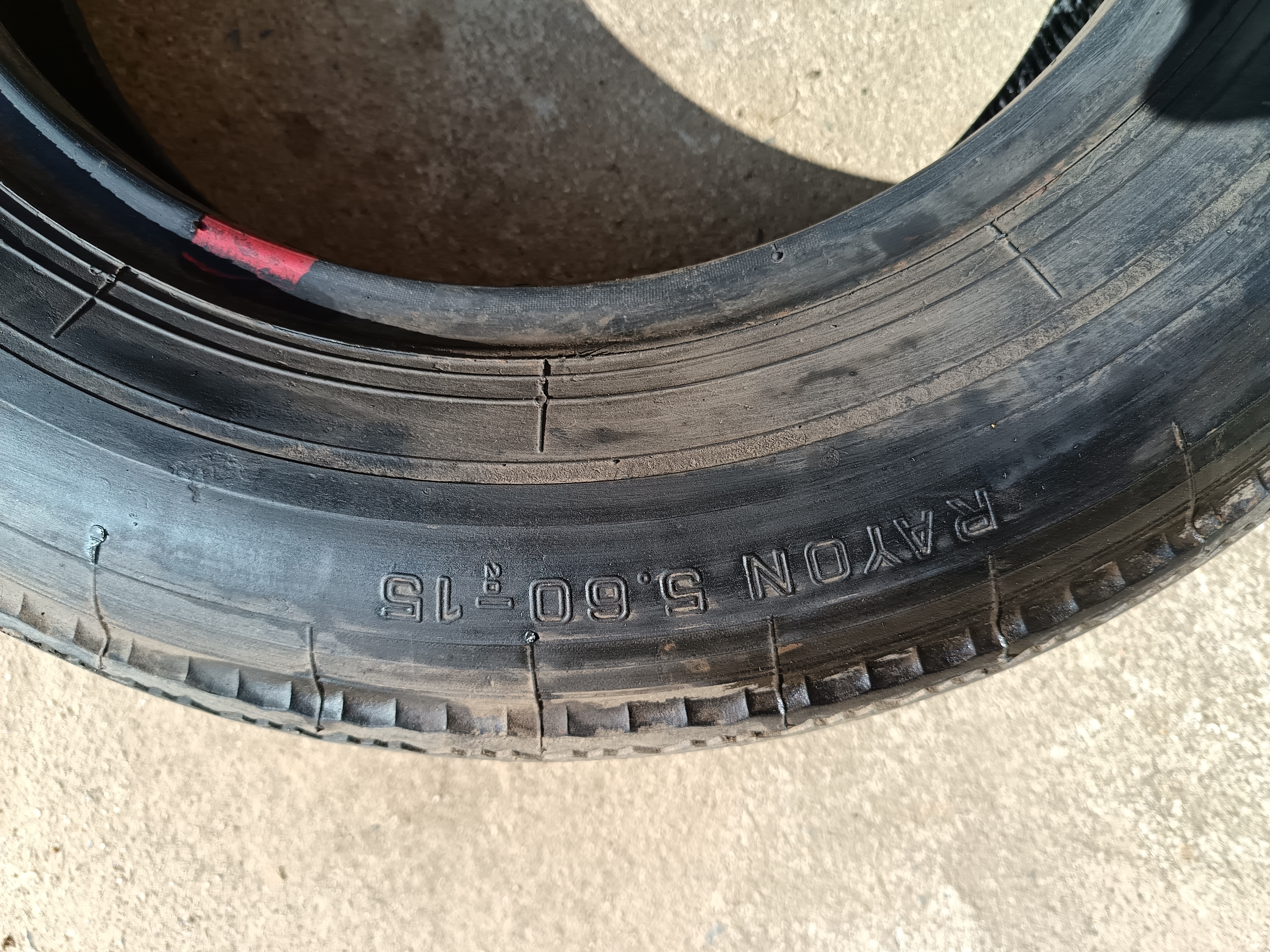 Pneu d'origine metzeler 5.60-15 vw