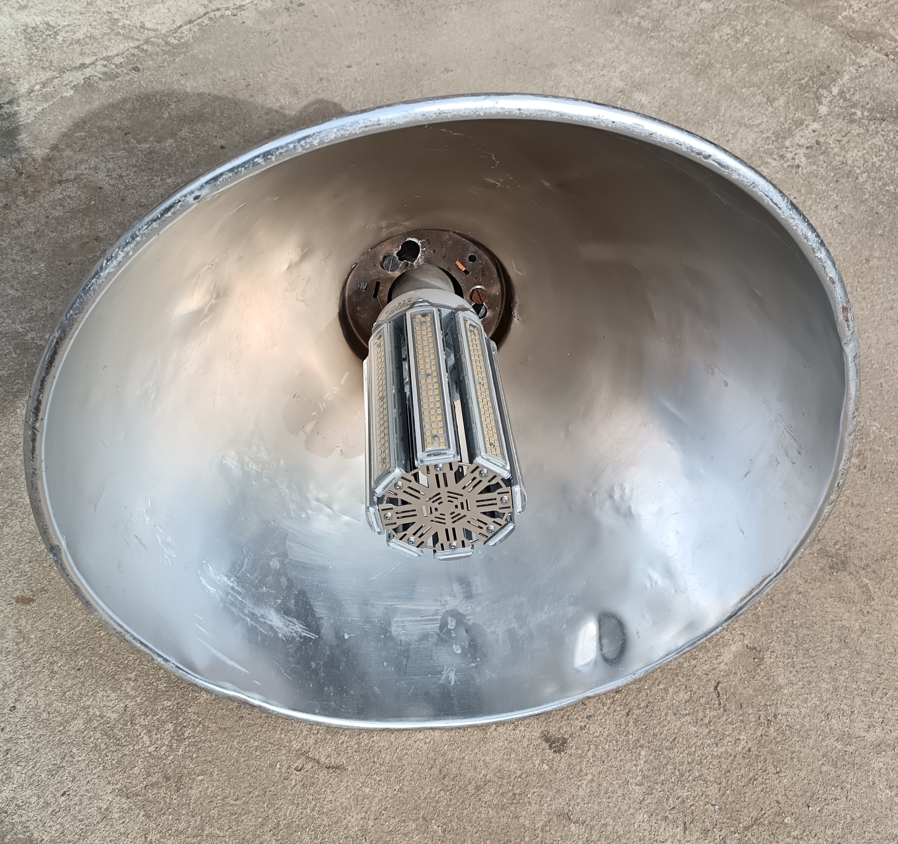 Lampe industrielle led 220v 