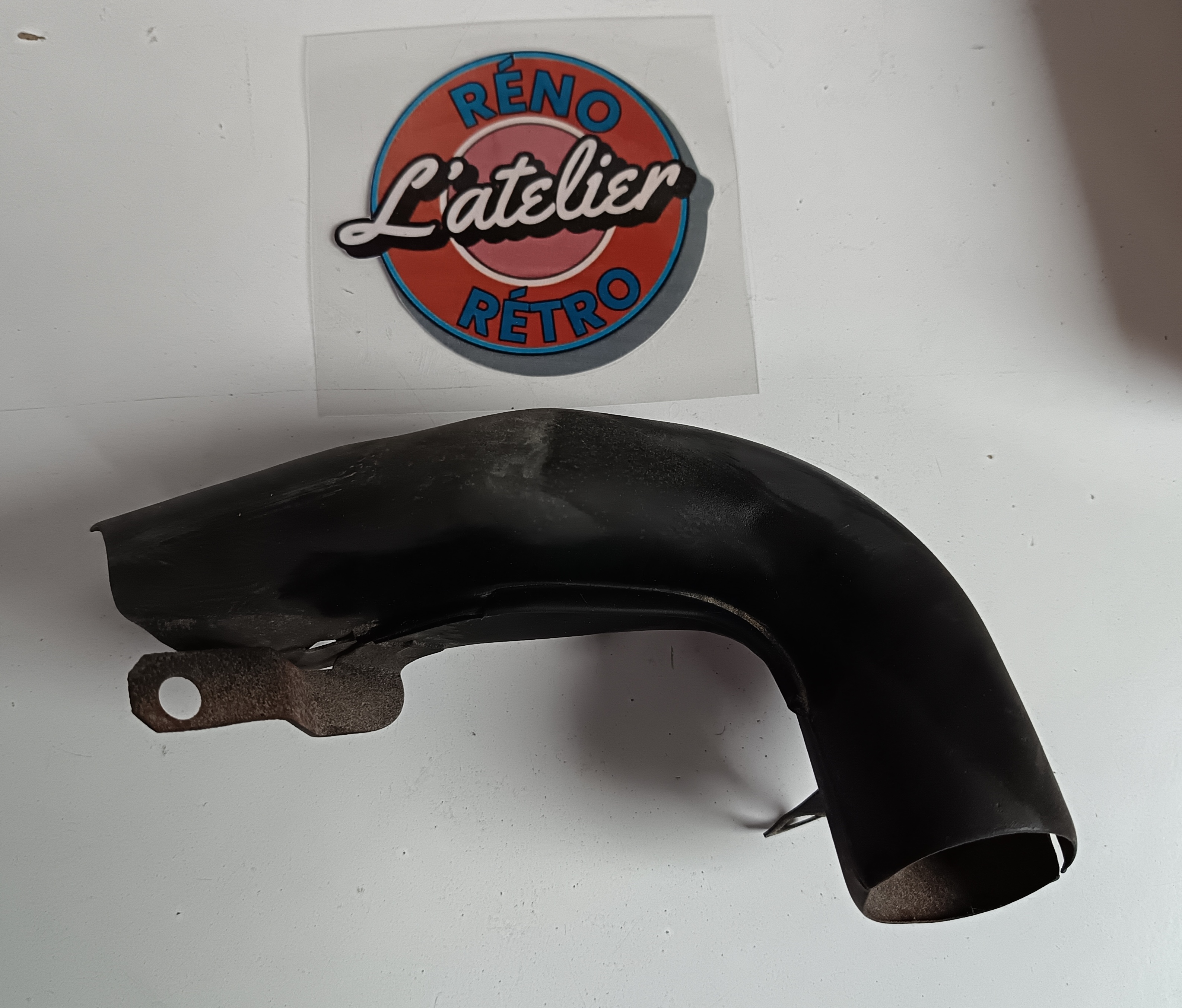 Tube de fixation de la gaine de prise d'air chaud sur filtre à air
