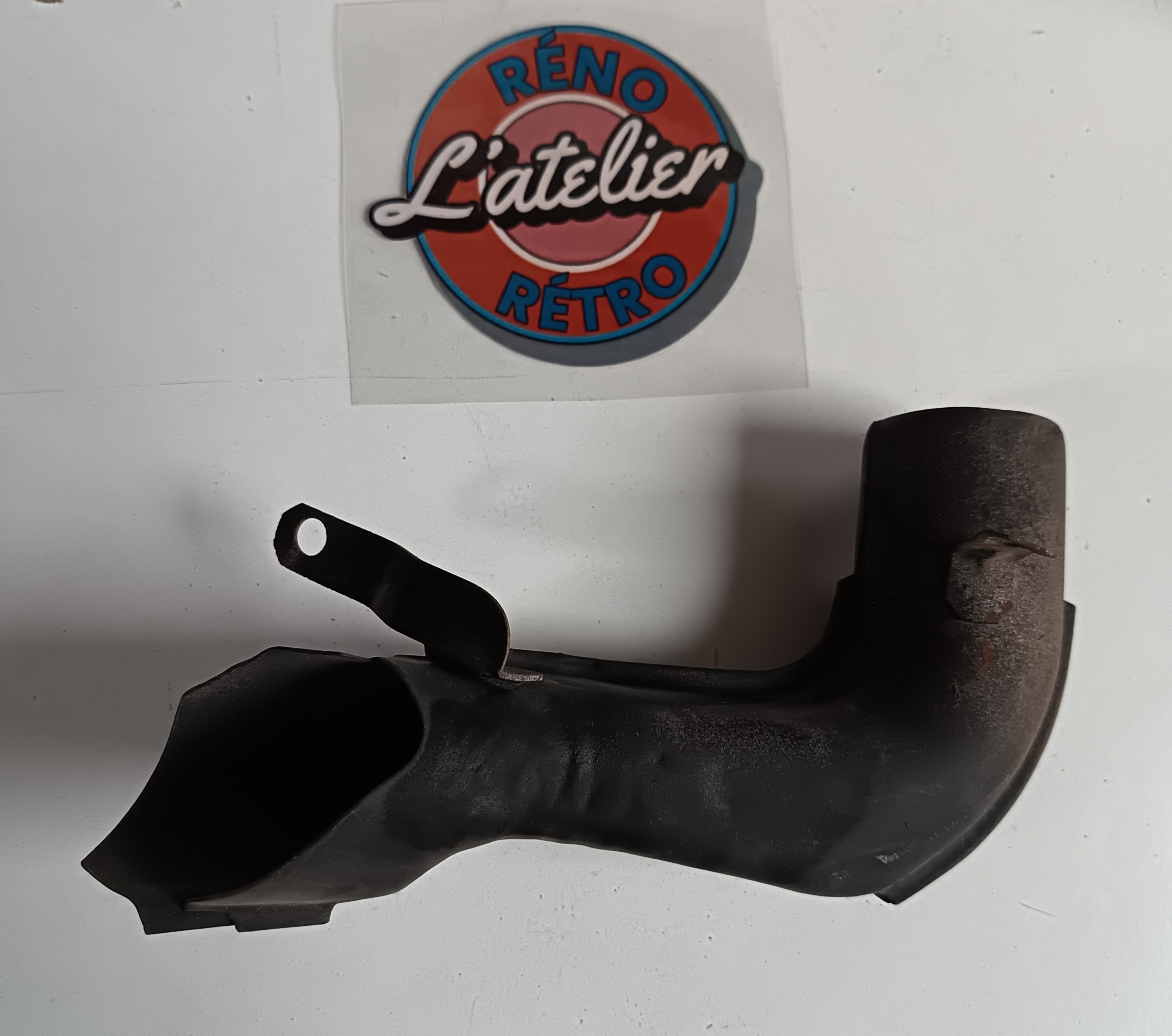 Tube de fixation de la gaine de prise d'air chaud sur filtre à air 