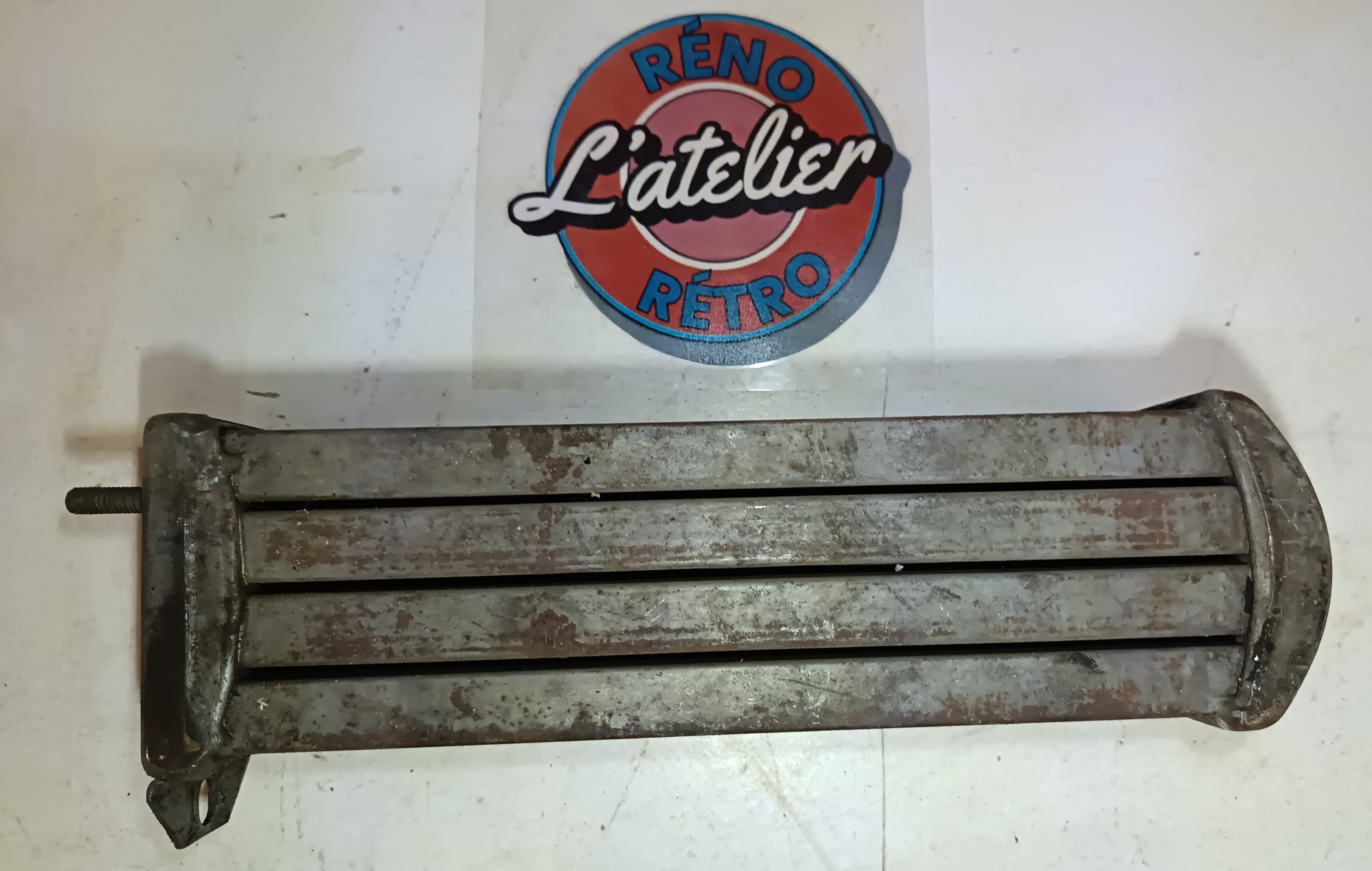 Radiateur huile pied moulé