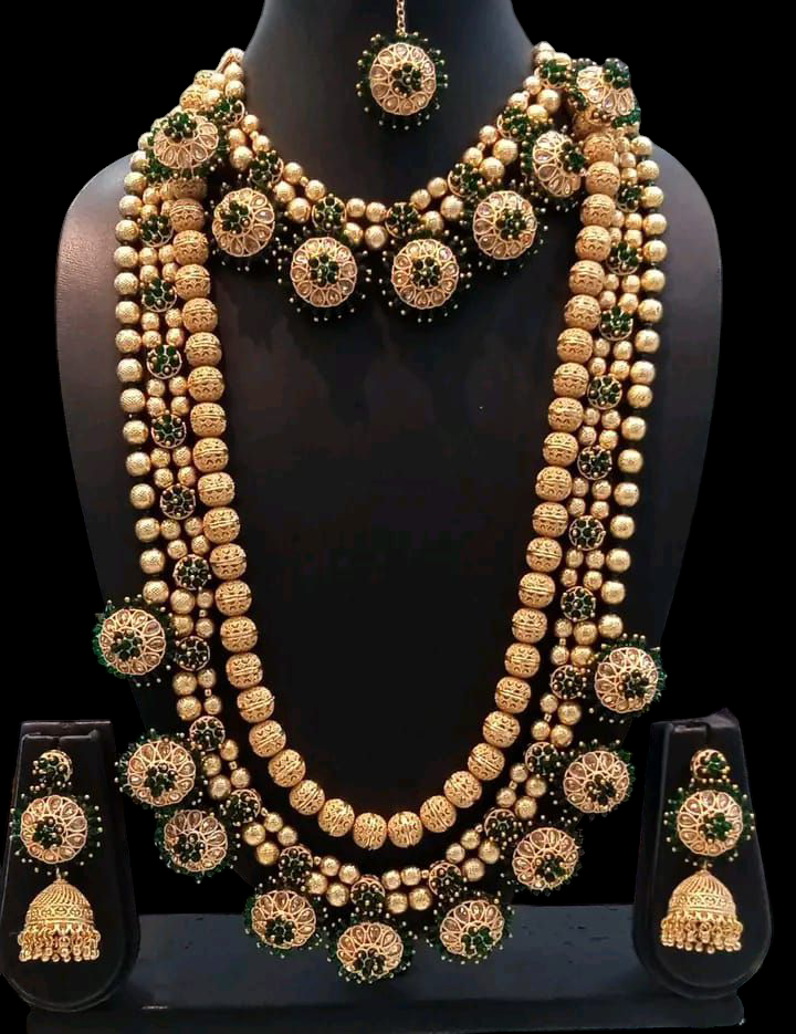 Traditional Indian Bridal Jewelry Set