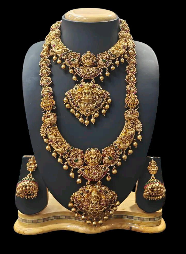 Traditional Gold Necklace Set