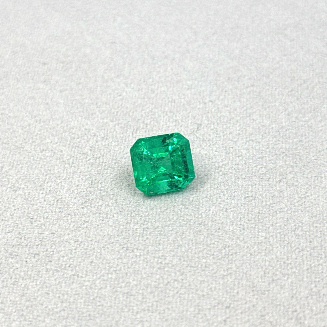 2.96 Vivid Green Colombian Emerald