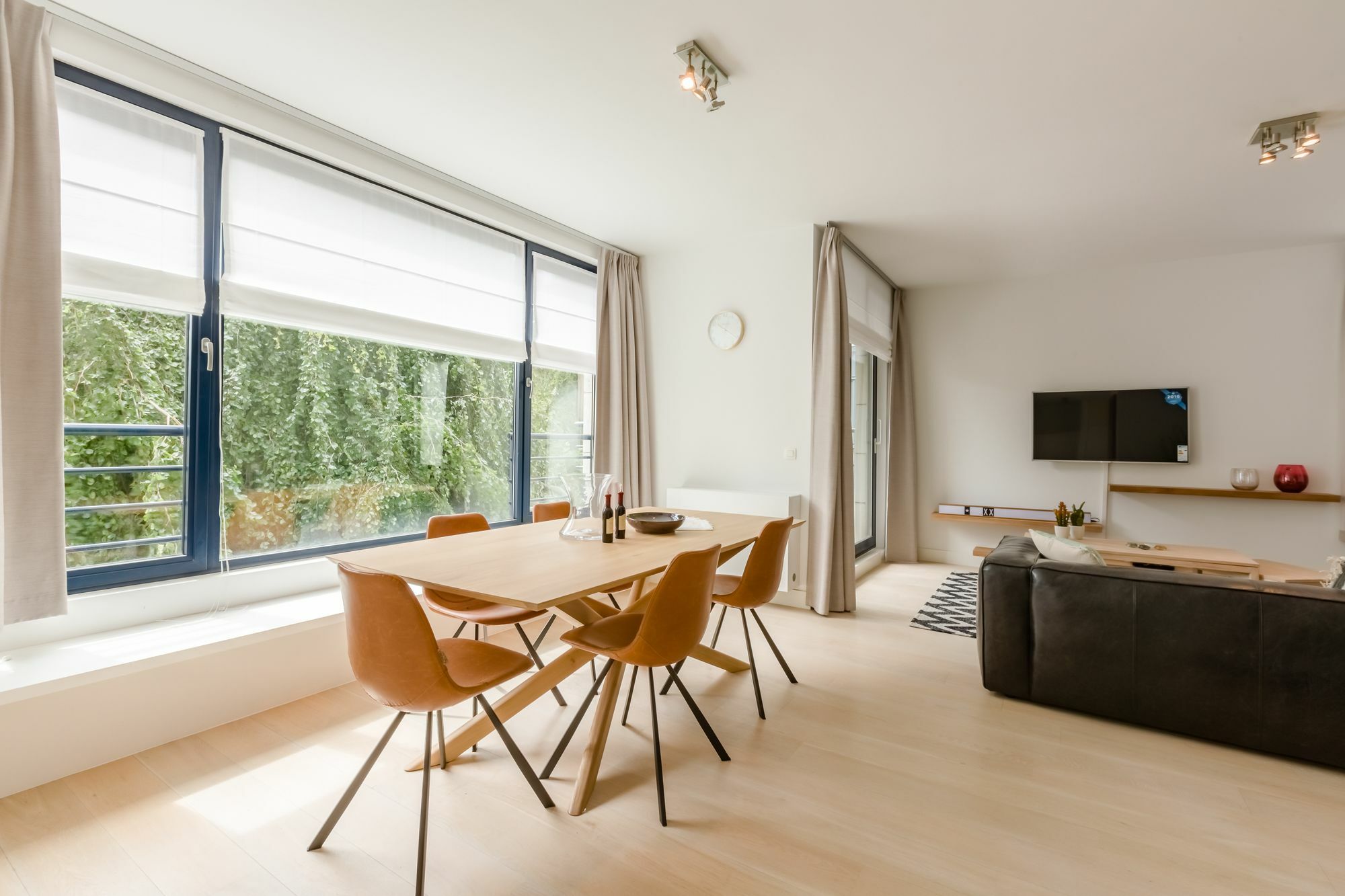 Weekend 2 115㎡ Brussels Apartment – | 4 Guests | 