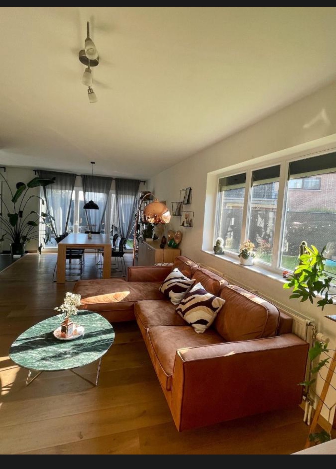 Weekend 2 (4 guest) Boom Apartment  – 5-Min Walk to Tomorrowland + Mainstage Dining Experience