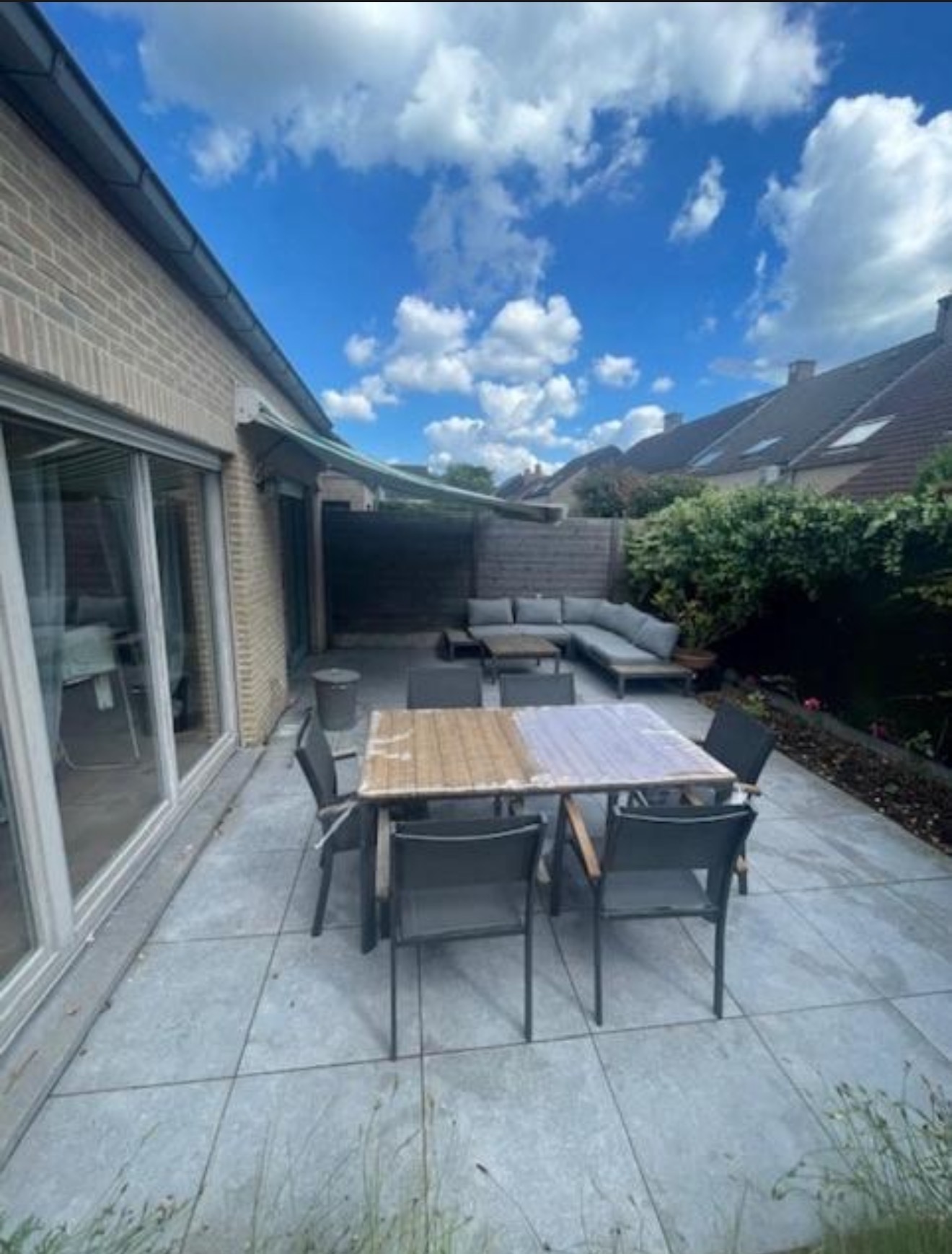 Weekend 2 (4 guest) Boom Apartment  – 5-Min Walk to Tomorrowland + Mainstage Dining Experience