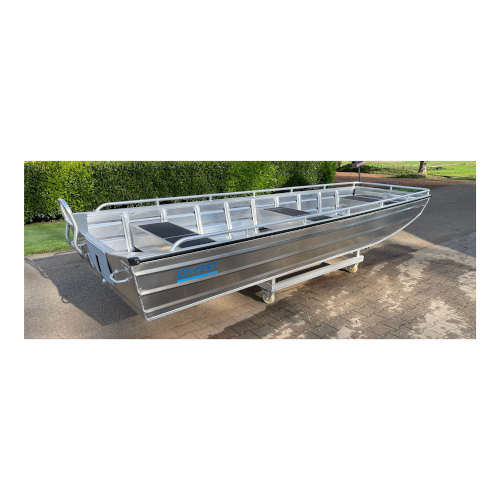 F401 Flachbodenboot
